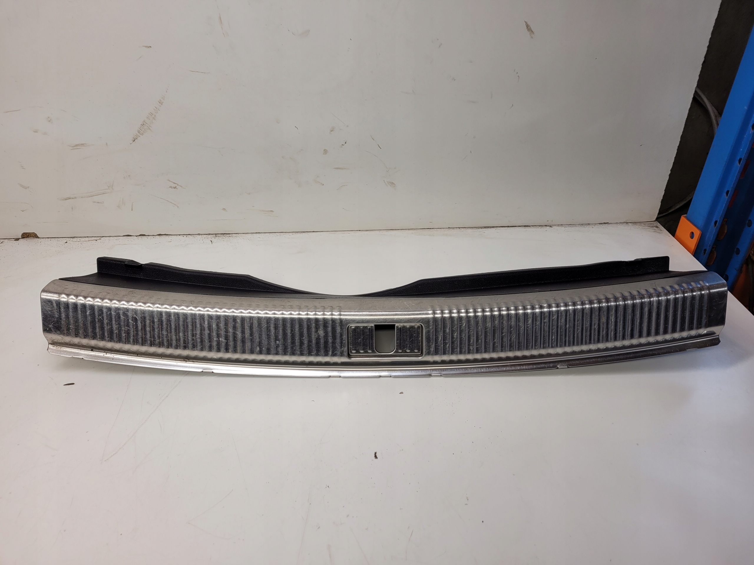 cover of the threshold boot AUDI A7 4G 4G8863471