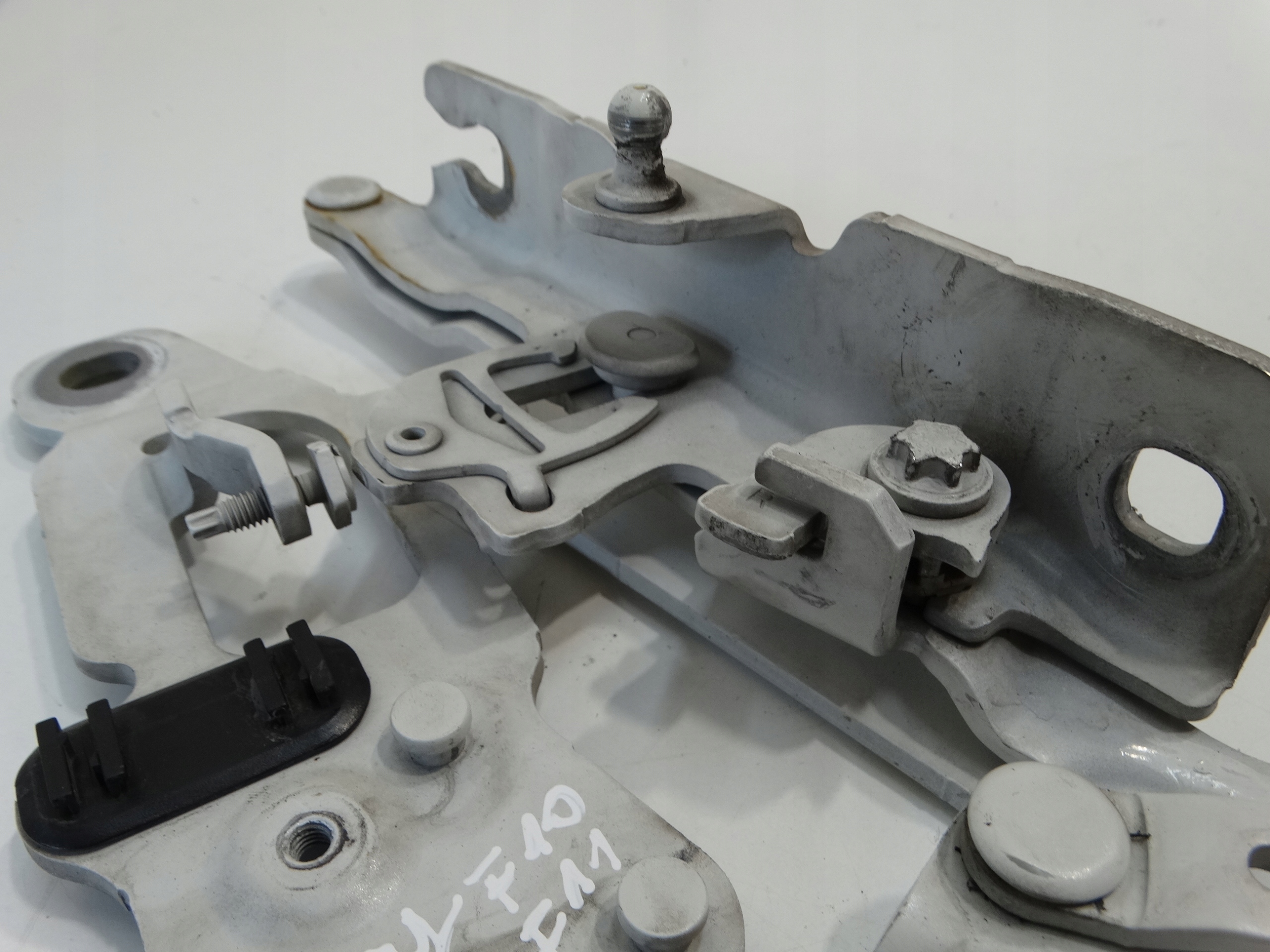 BMW OE 7249888-09 hinge bonnets right