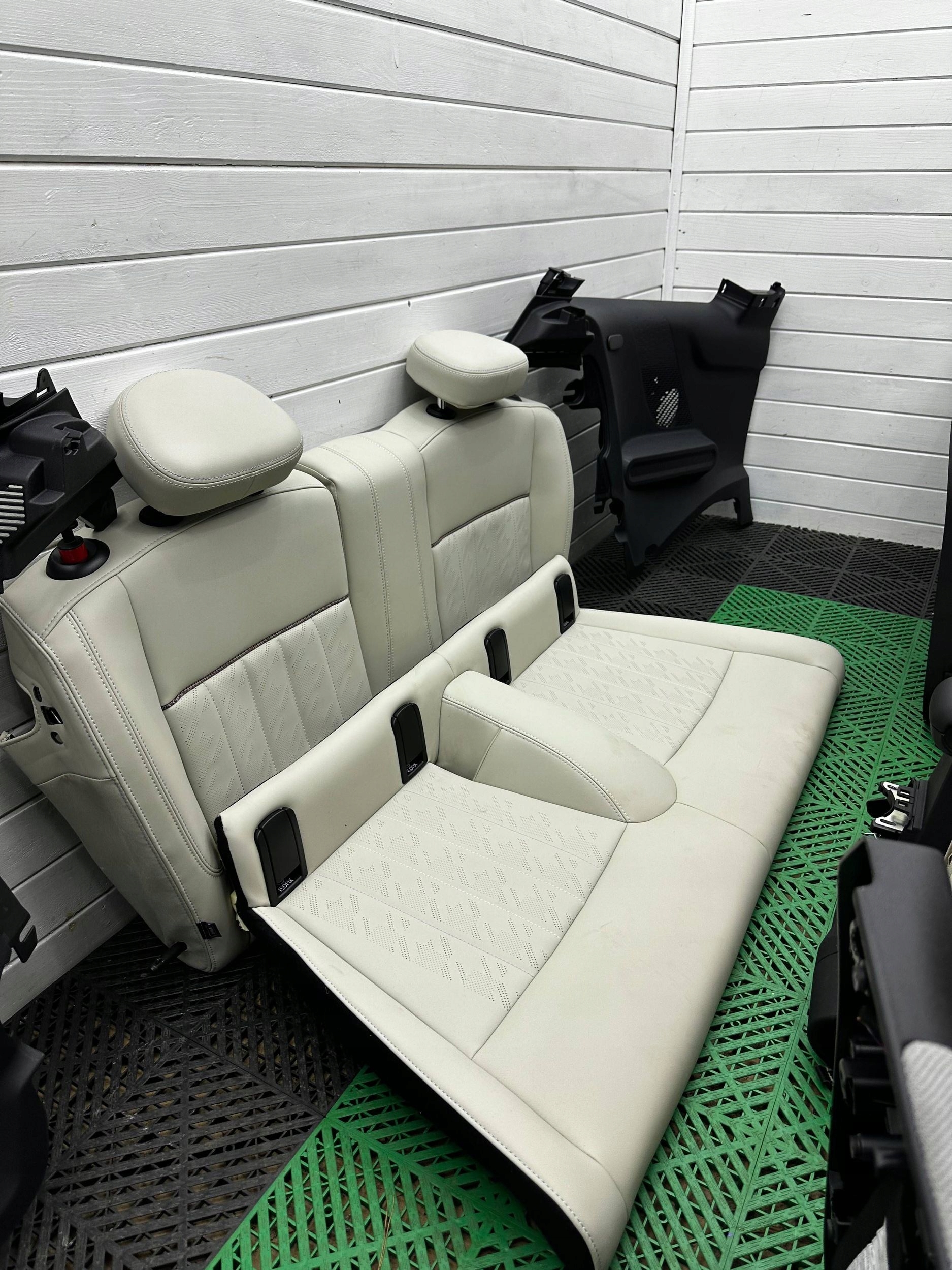 Komptel Sièges z boczkami Moyen Mini F66 COOPER C