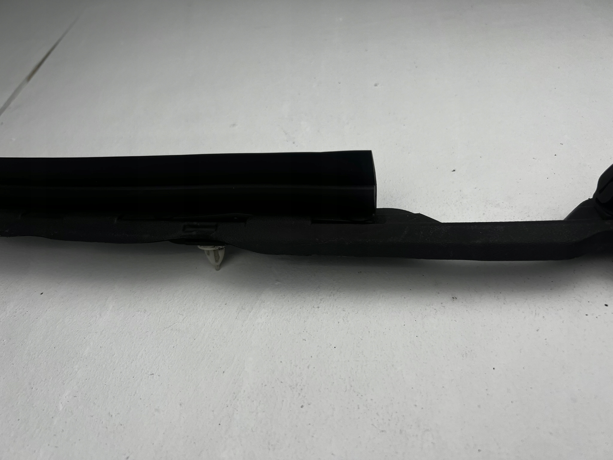 TOYOTA RAV4 III LIFT 2010 - 2012 LISTWA USZCZELKA MASKI 53039-42010 Typ samochodu 4x4/SUV Samochody osobowe