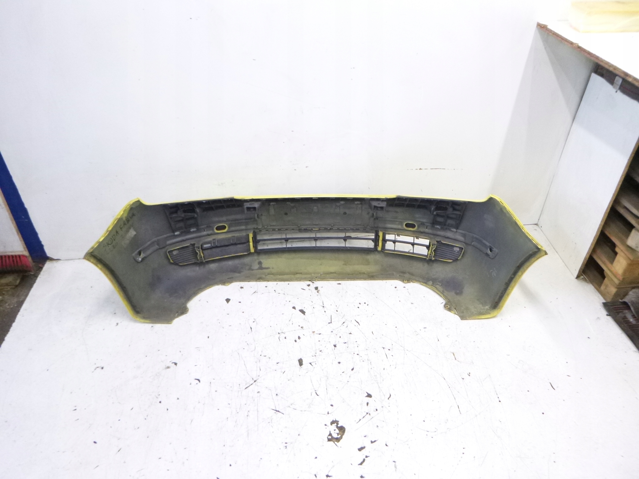 Frontstoßstange Skoda Fabia und 6260 2000r.