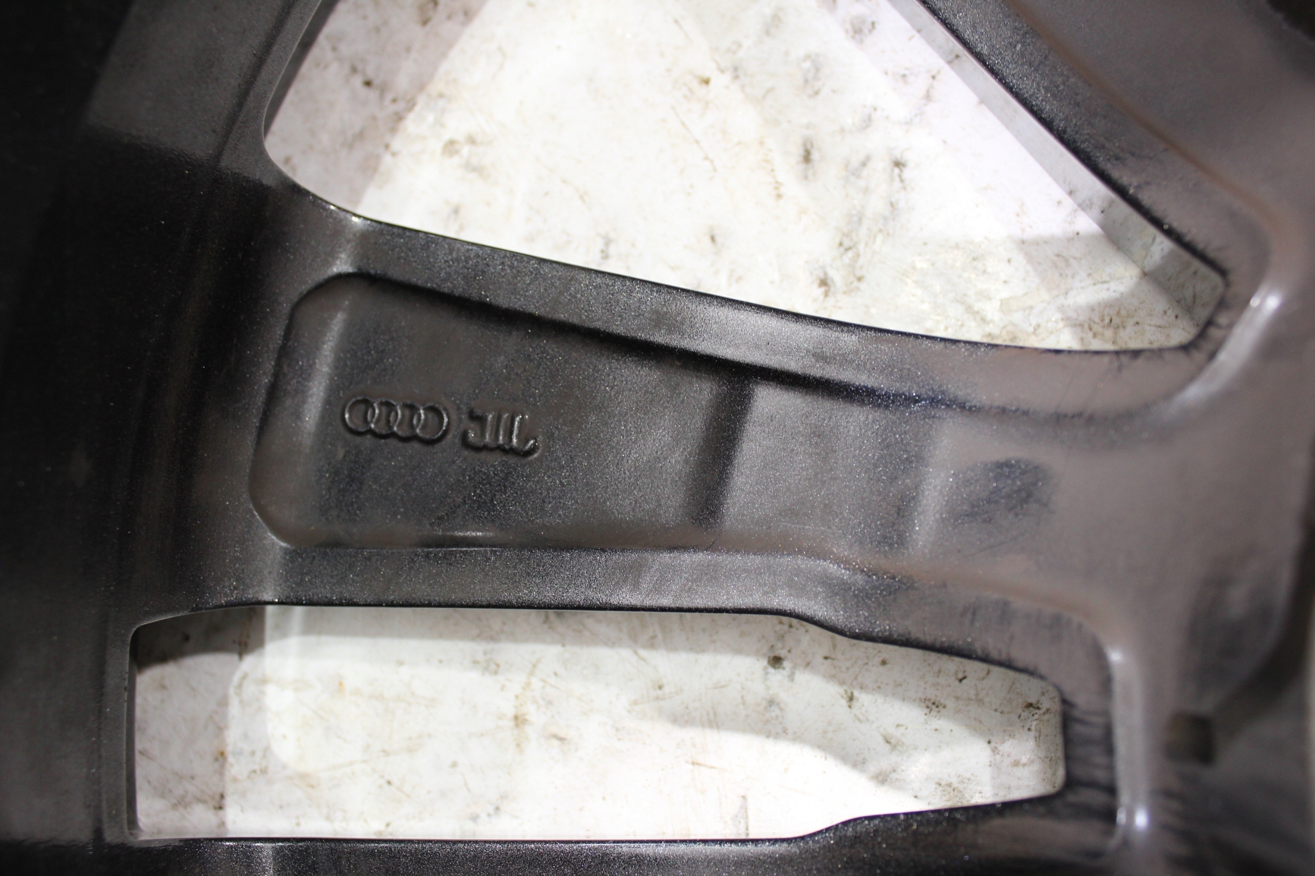 Audi hliníkový disk 20 4K0601025J