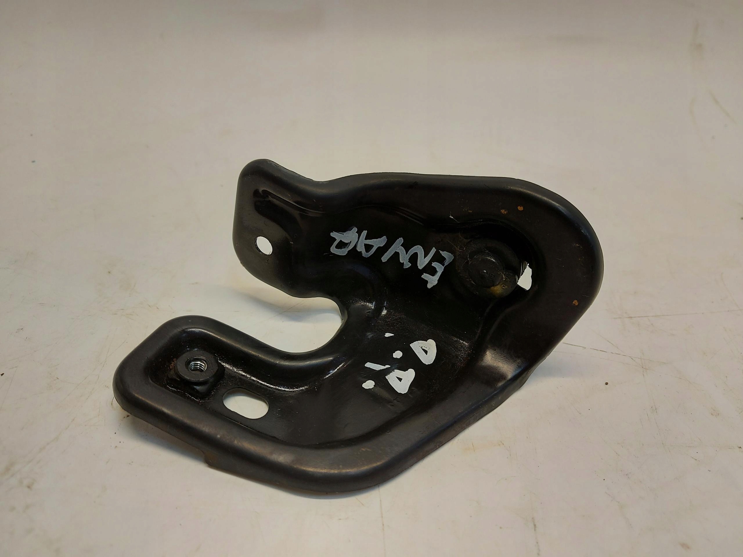 SKODA Enyaq 5LA iV85 console holder front right 5LA806930