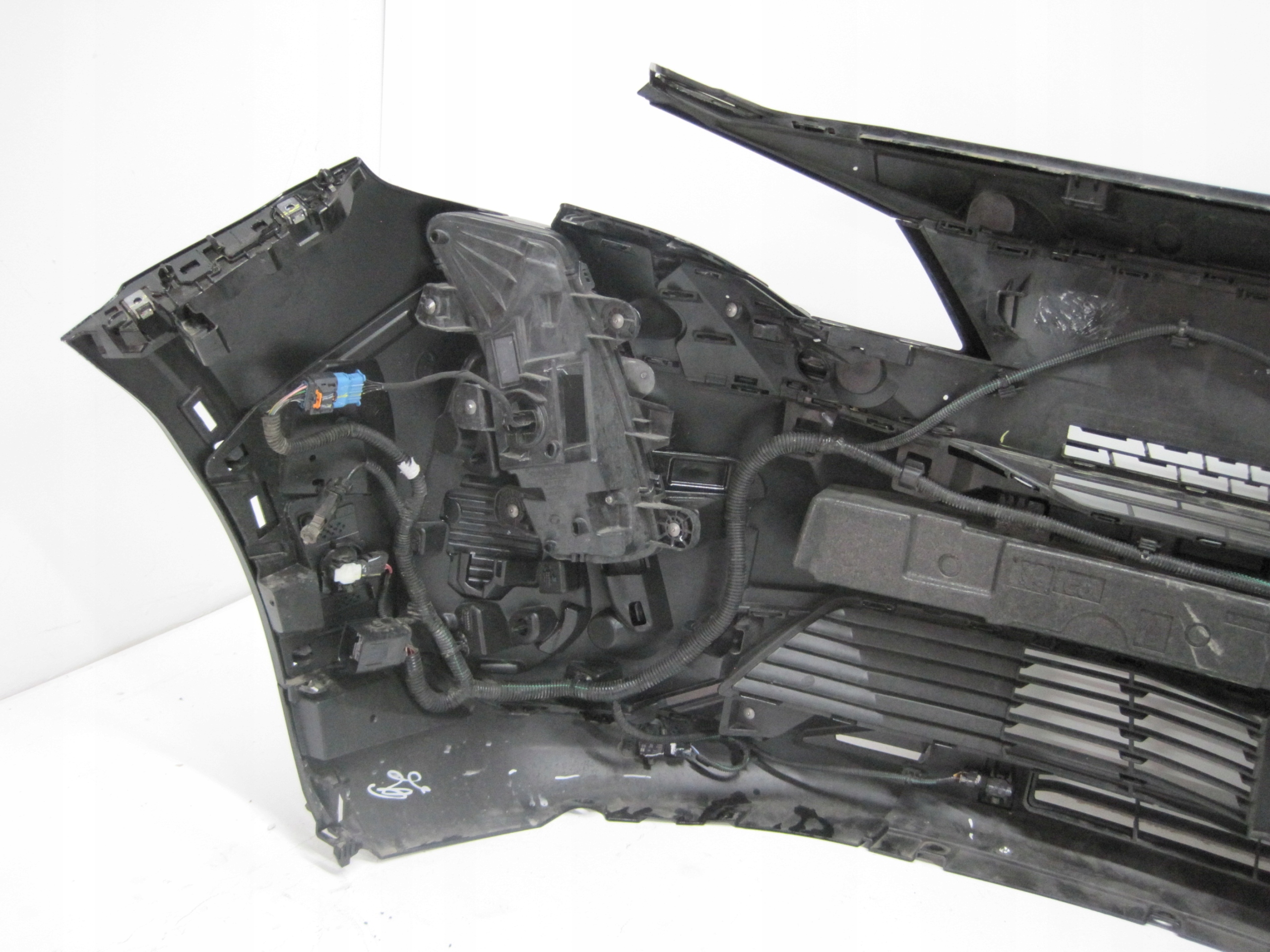 bumper front PEUGEOT 5008 GT 6 PDC 23R BLACK front