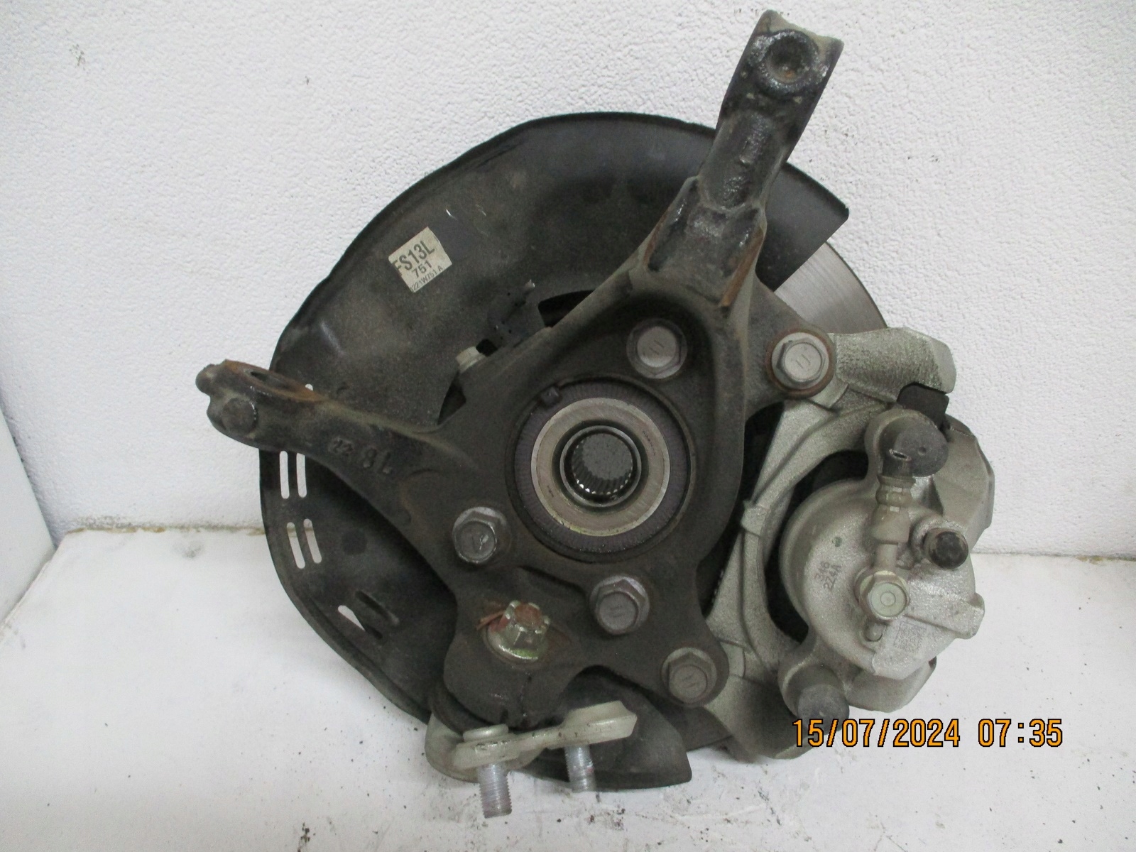 swing front Toyota Yaris IV left