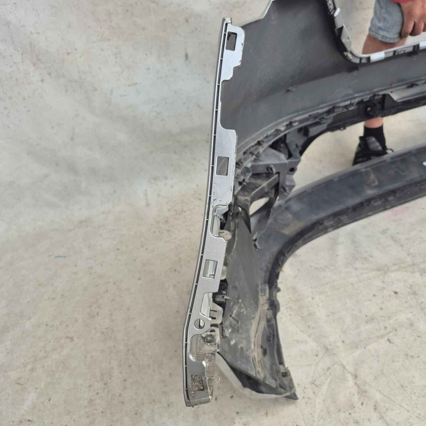 RENAULT TRAFIC IV 21- bumper front front PDC