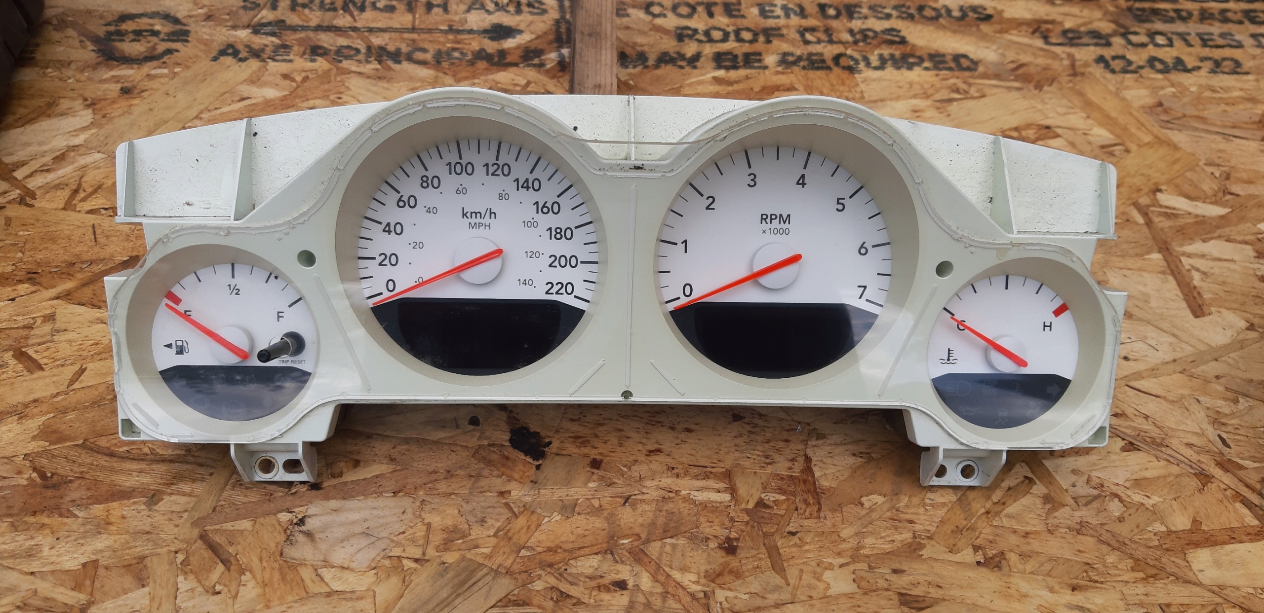 ПРИБОРНАЯ ПАНЕЛЬ ЕВРОПА DODGE ЧАРДЖЕР 05-10 МАГНУМ