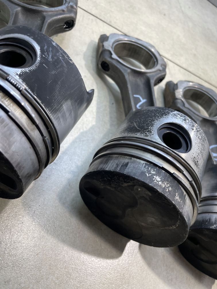 piston connecting rod RENAULT TRAFIC and 2.1 TD