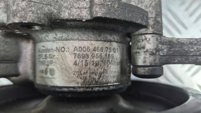 Mercedes C250 CGI W204 servo pump A0064667501 M271