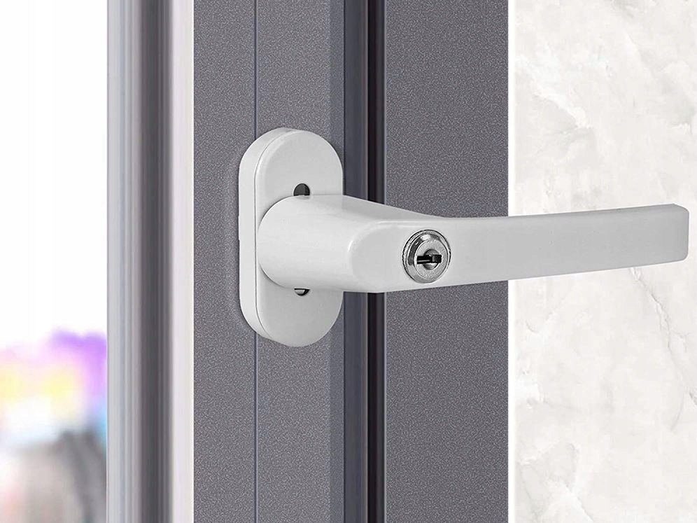 KLAMKA OKIENNA Z KLUCZYKIEM ZAMKIEM DO OKNA BIAŁA Materiał aluminium