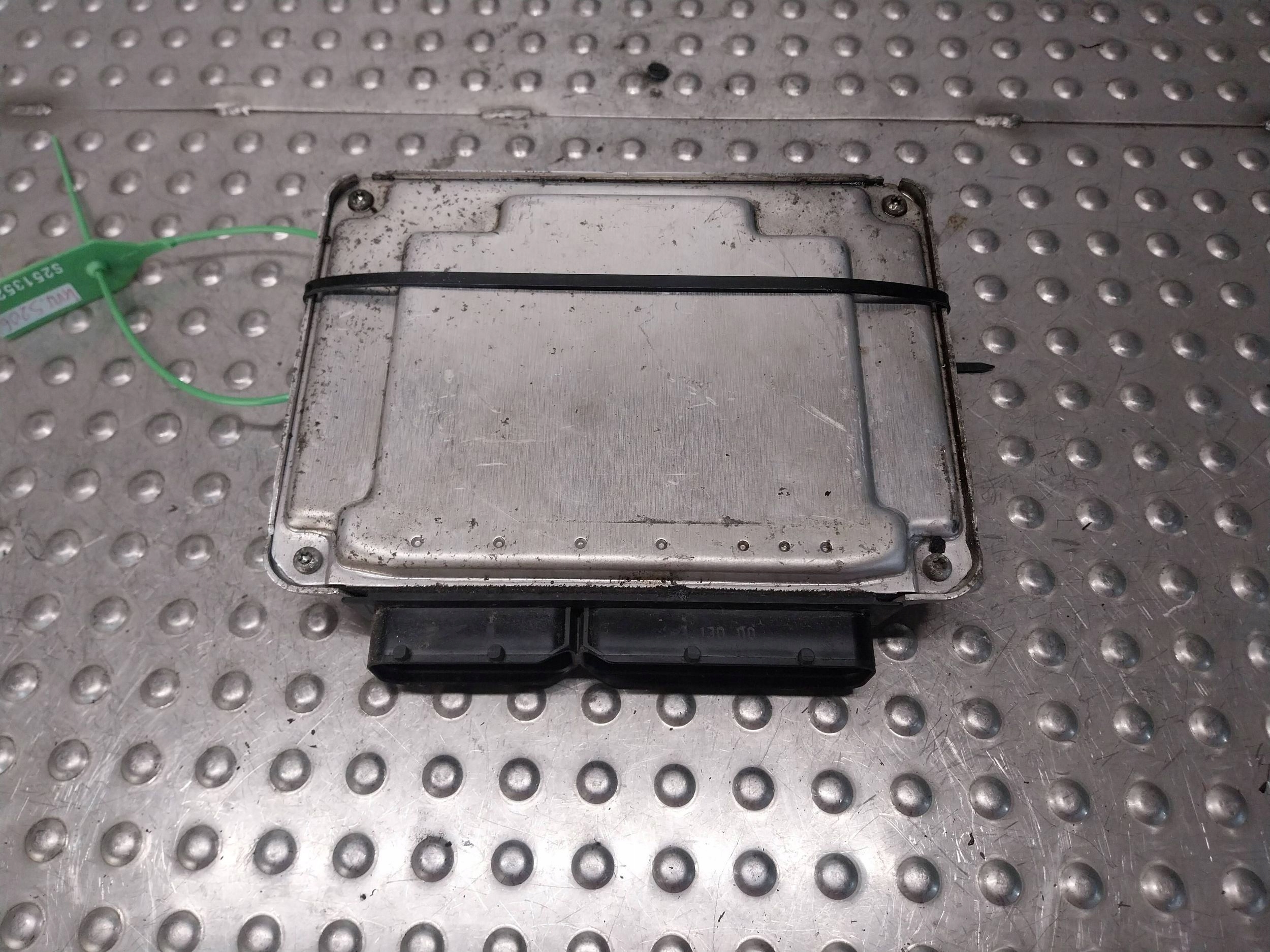 computer control unit of the engine 045906019CA 0281012195 VW POLO IV 1.4 TDI