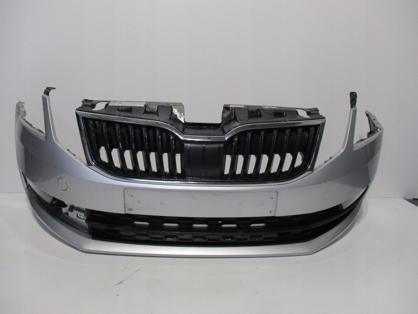FRONTSTOSSSTANGE SKODA OCTAVIA 3 III 5E0 LIFT