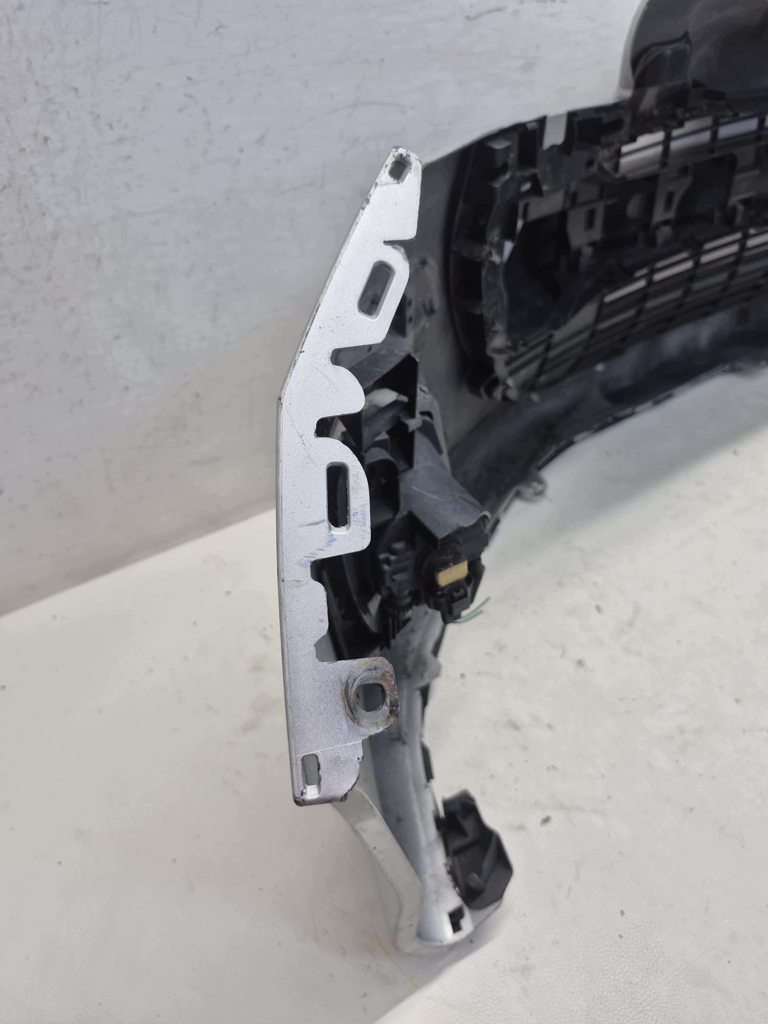 PEUGEOT 308 and T7 07-11 bumper front front 9680484677
