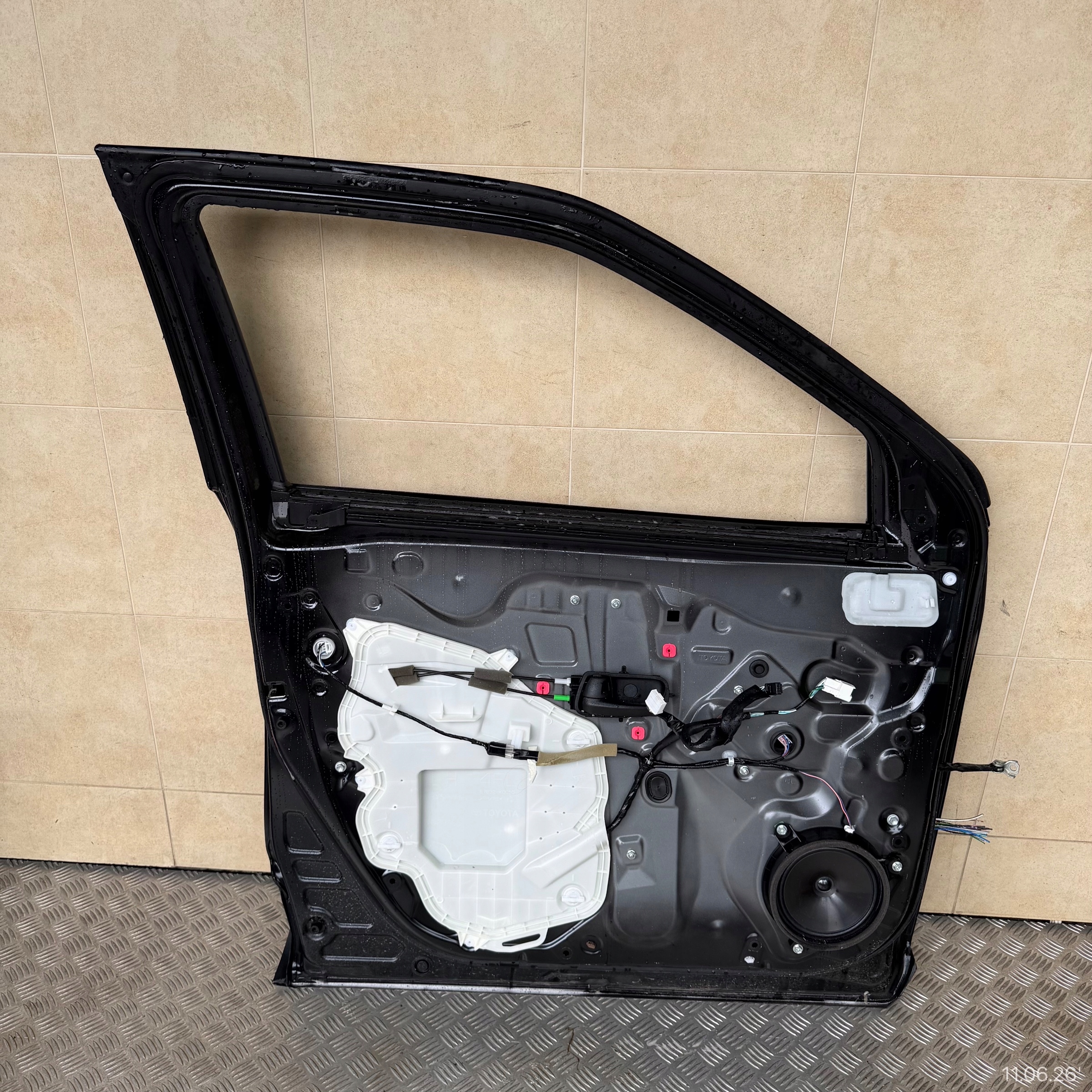 door front left TOYOTA YARIS CROSS 2023 ROK