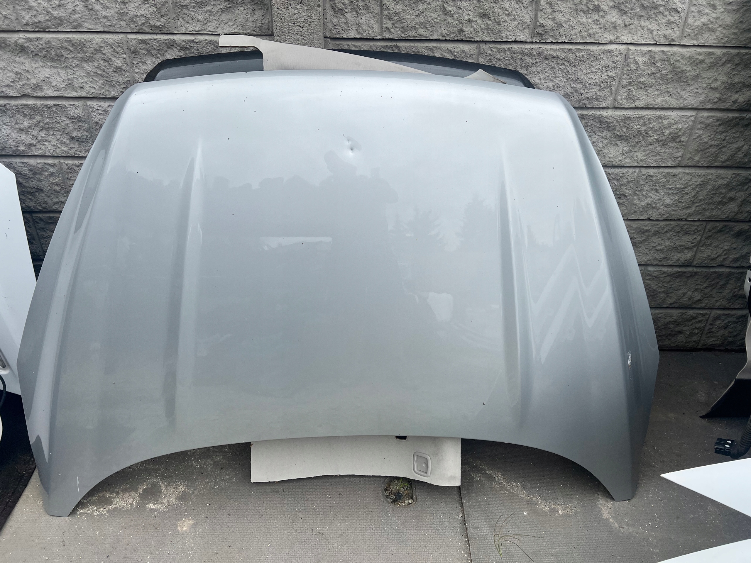 KUGA MK2 LIFT MASKA SREBRNA