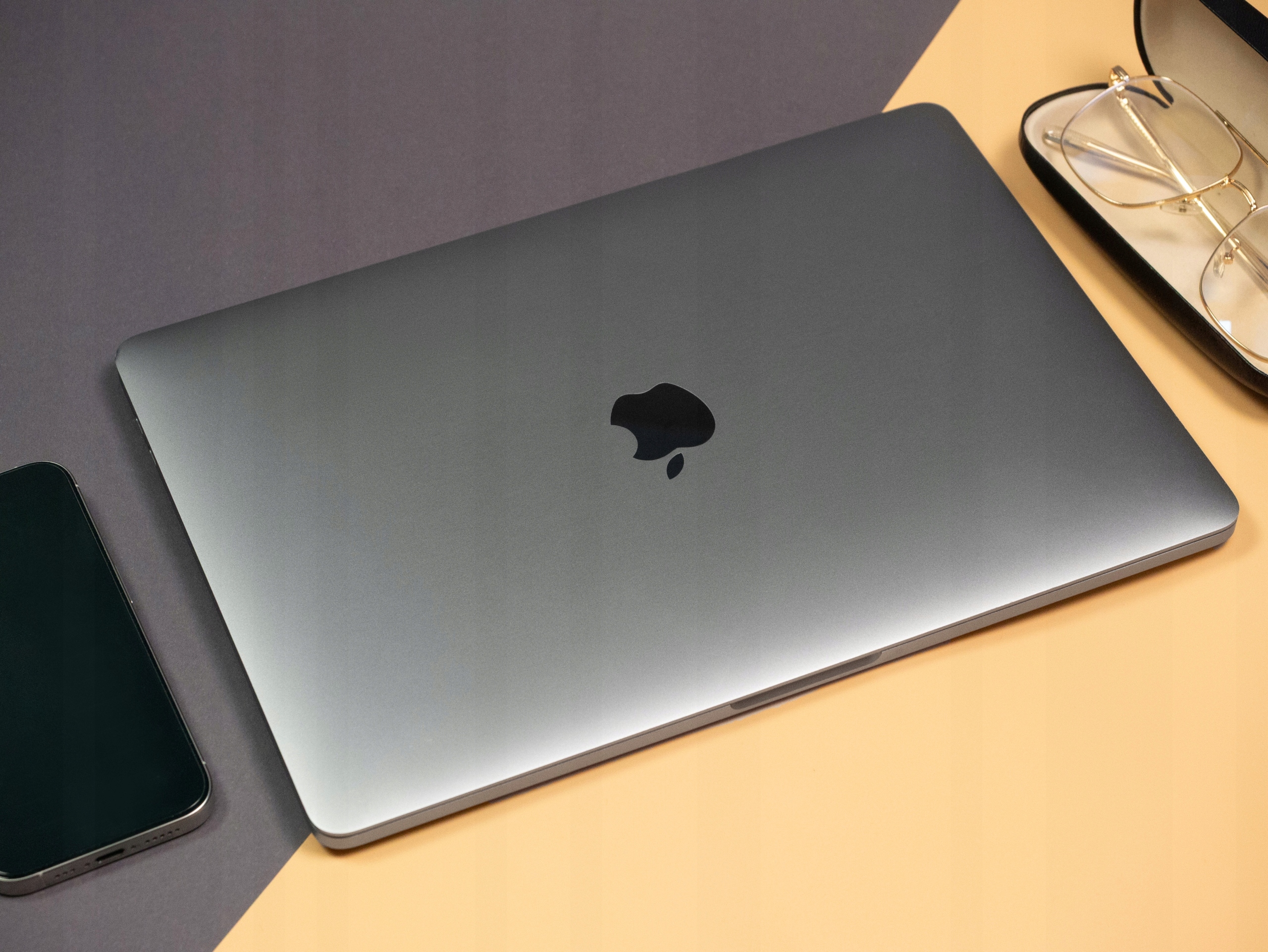 Laptop Apple MacBook Pro 13 2020 i5 4x3.80GHz Poleasingowy Klasa A