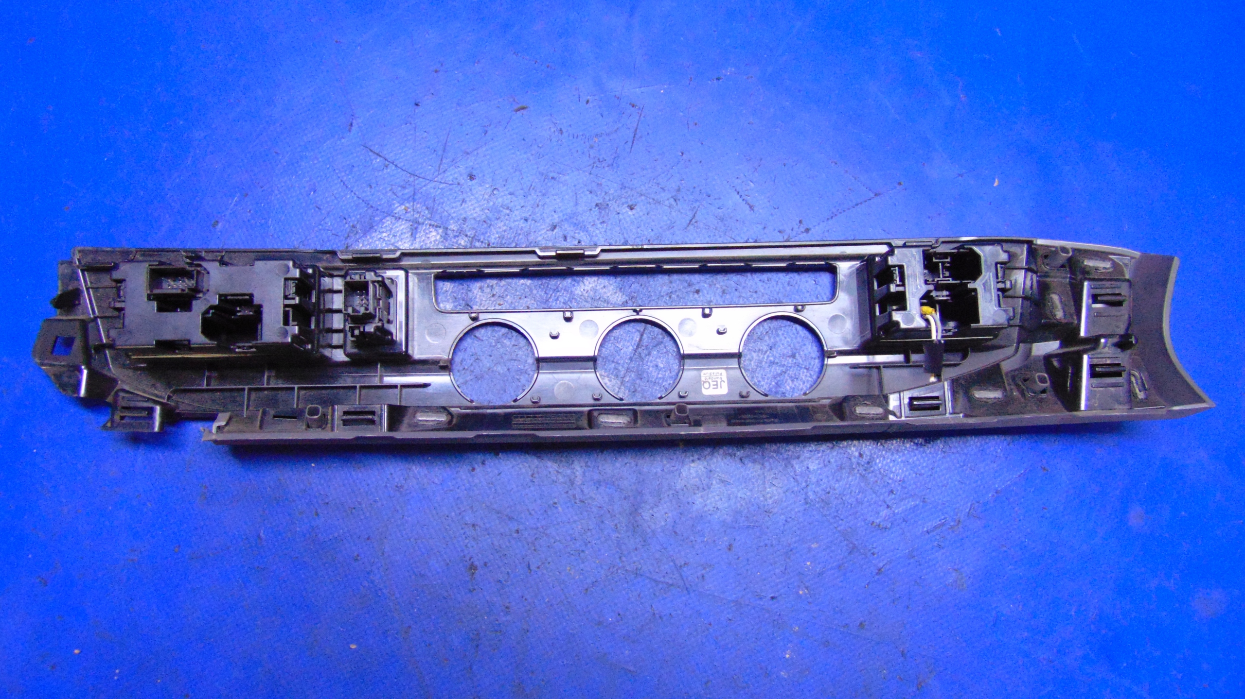RAHMEN DEKOR PANEL des warnblickschalters VOLKSWAGEN T6 15-21 ROK