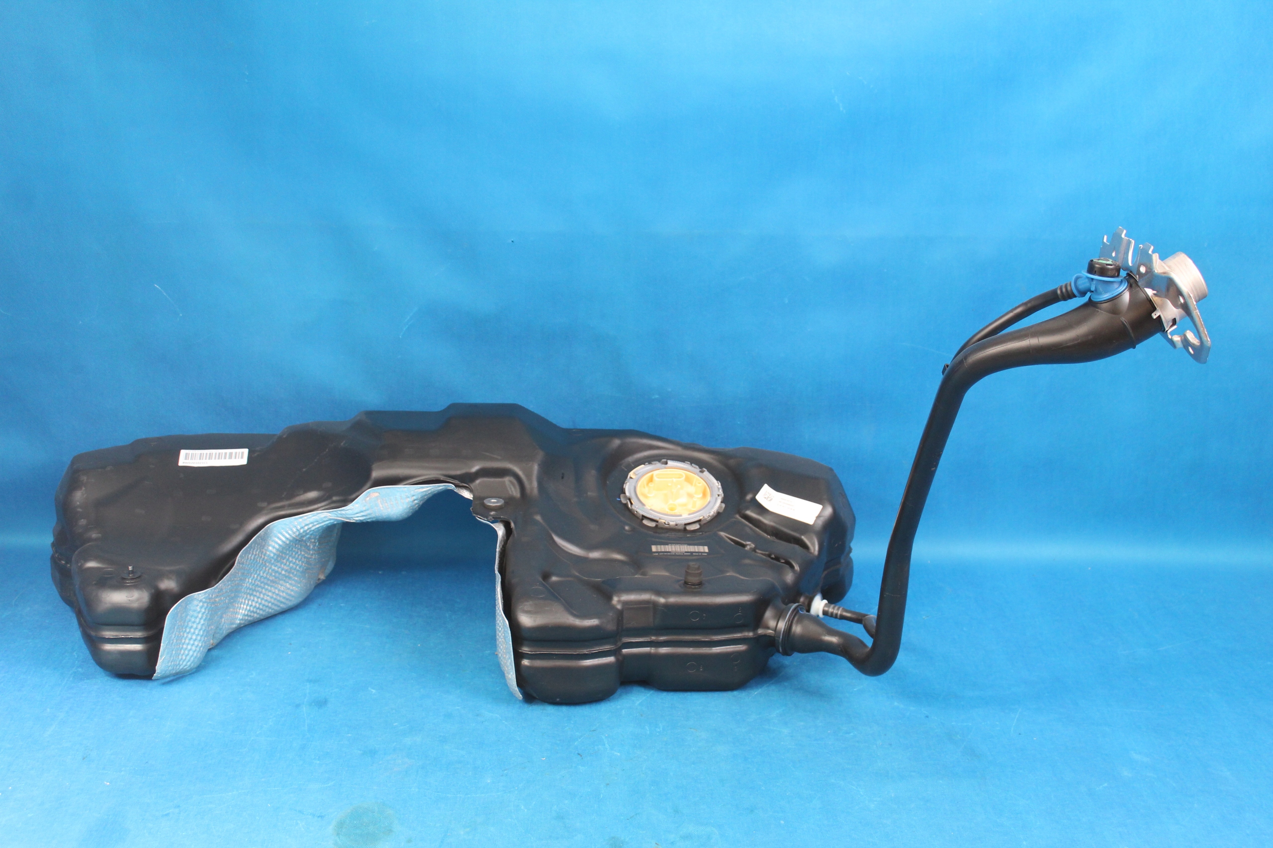 8W0201021CL 8W0919088H - AUDI A4 B9 топливный бак 2.0 TDI QUATTRO 17R