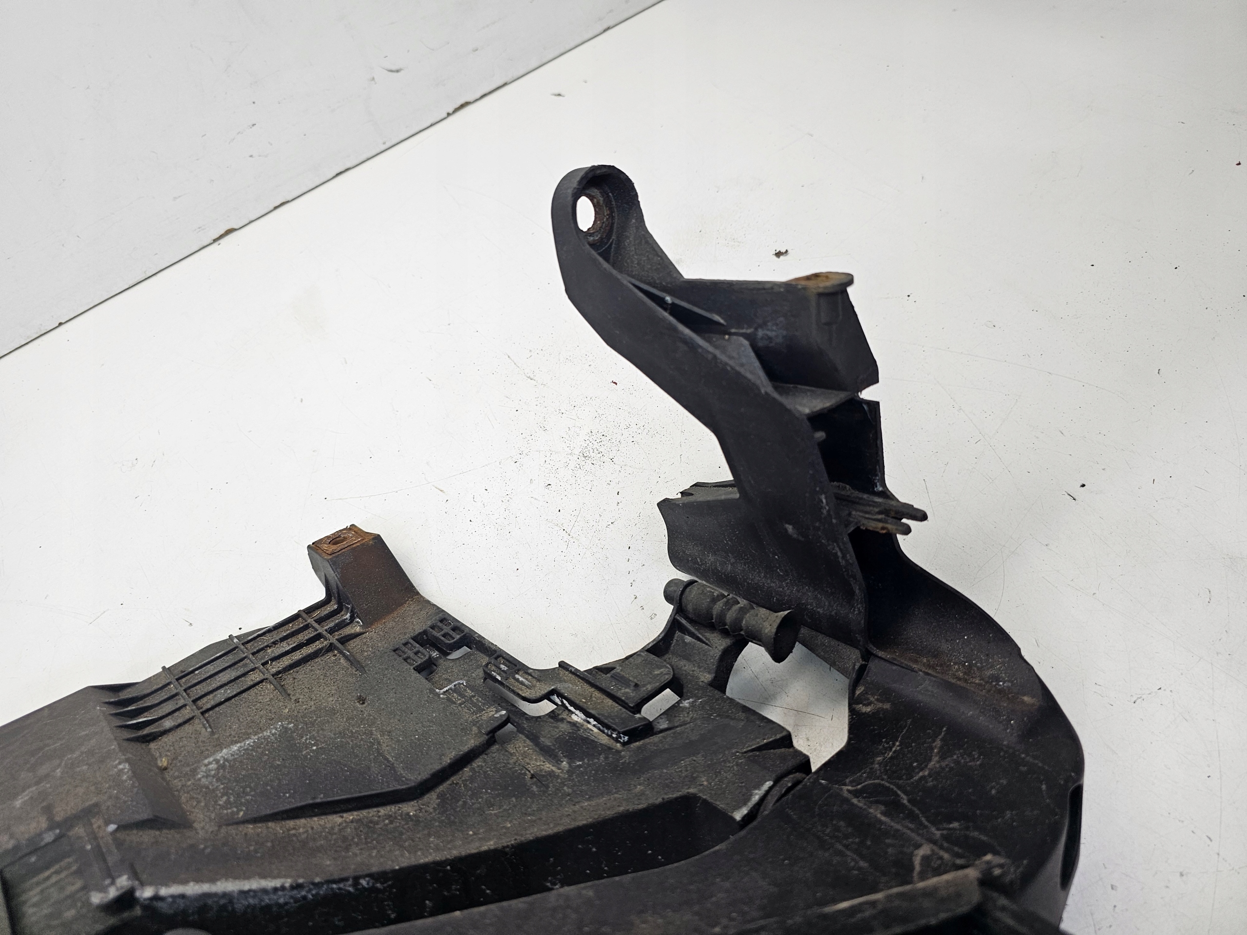 support holder REFLEKTORA right AUDI A5 8T 8T0805608