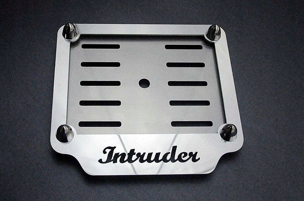 RAMKA POD TABLICĘ REJESTRACYJNĄ - SUZUKI INTRUDER (5220)