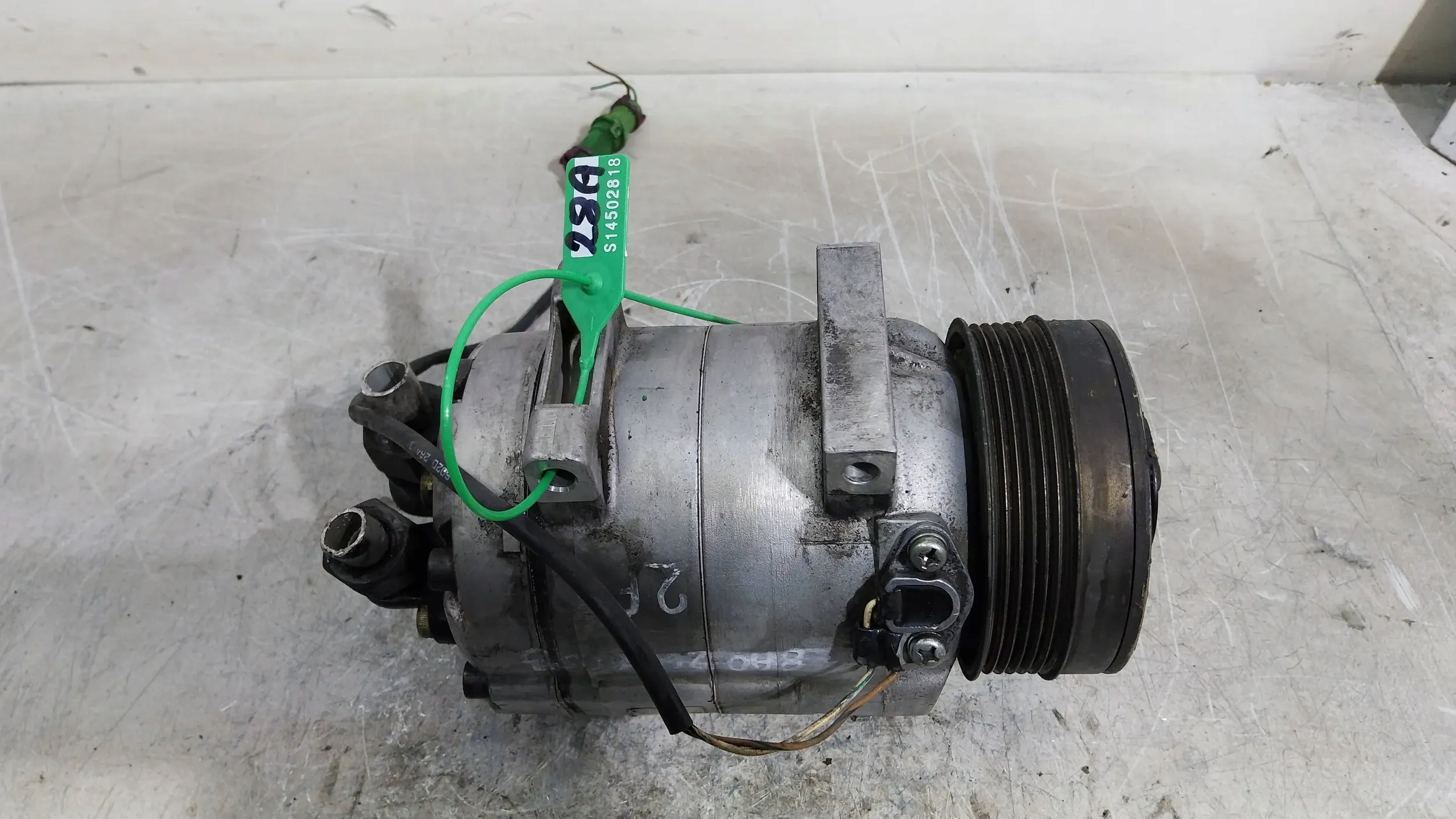 compressor compressor; of the air conditioning 8A0260805AB Audi 80 90 S2 B4