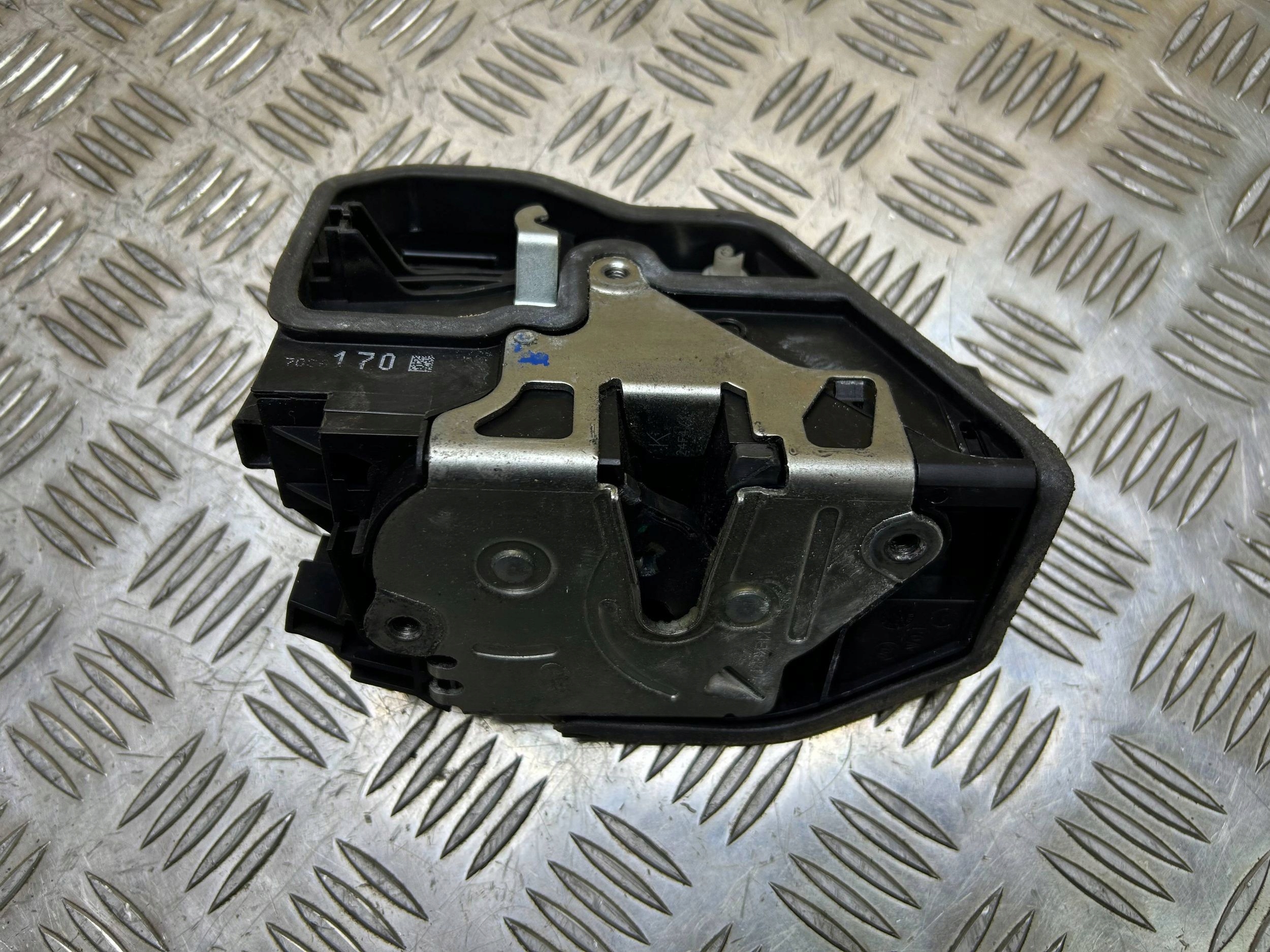 lock door przednich right front 7 PIN Europa BMW 5 E60 E61 2004 7036170