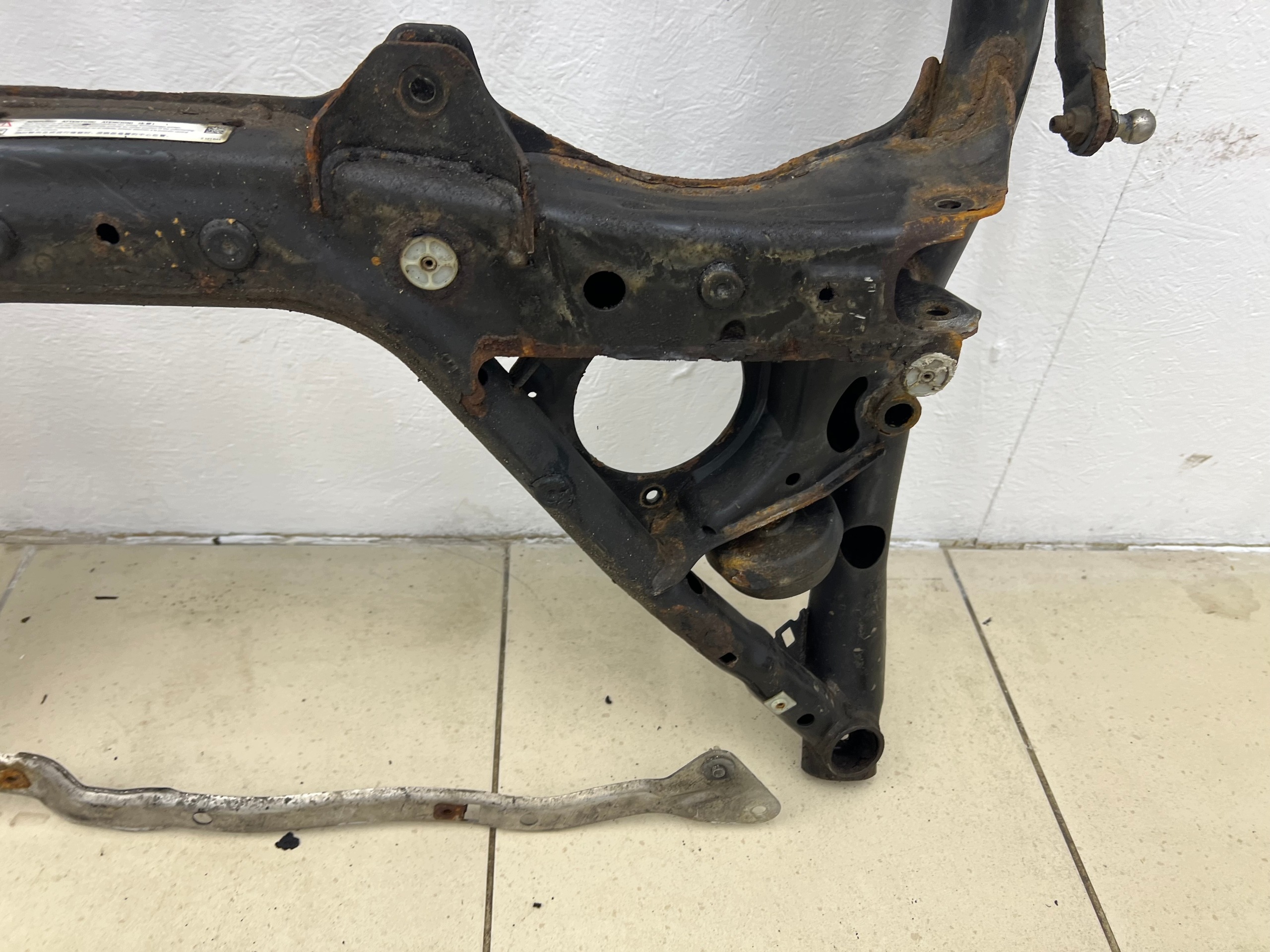 axle beam subframe axle beam springing front front BMW F30 F31 2.0D N47 11-18
