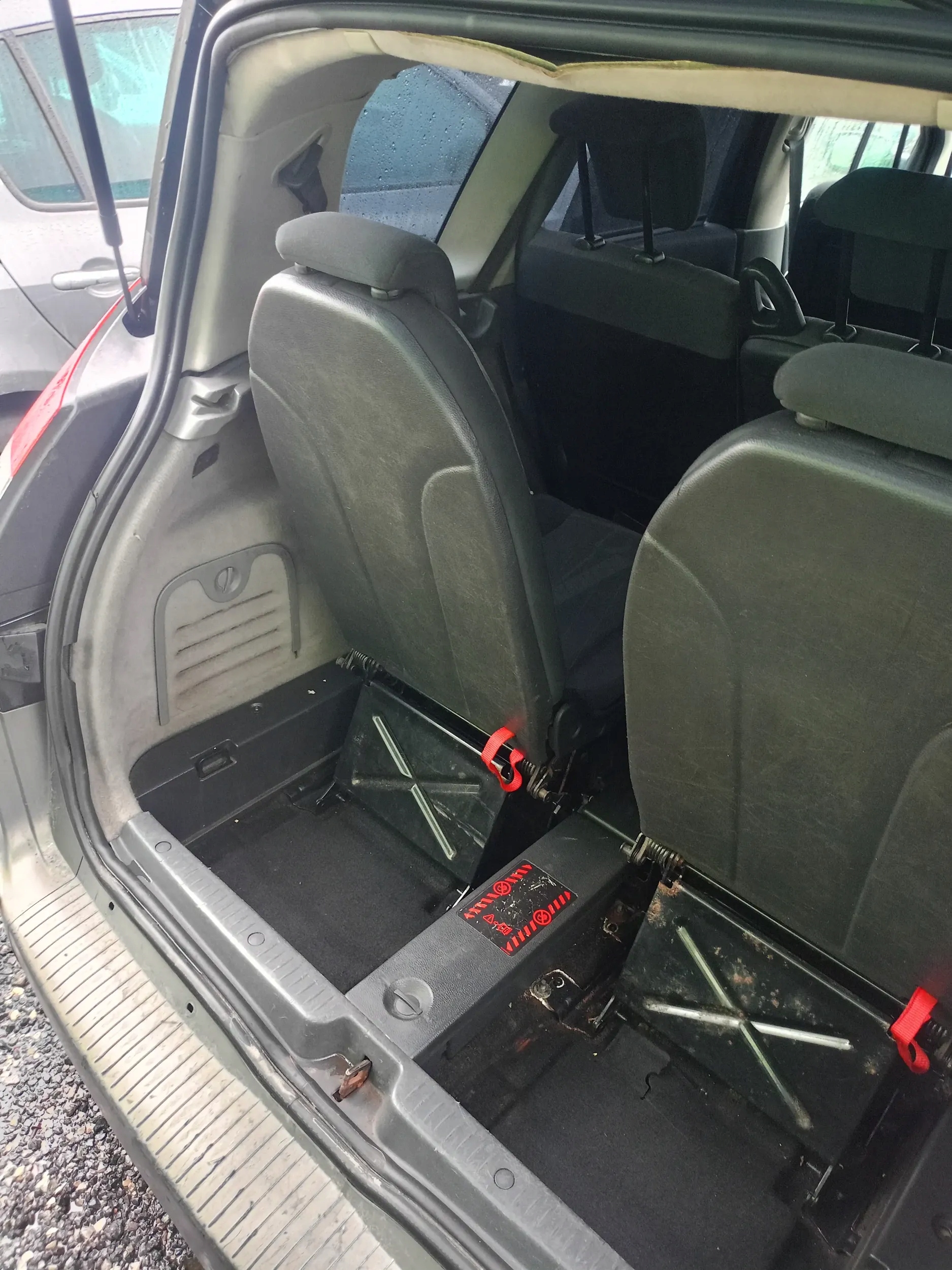 кресла зад 3 renault SCENIC II 04-09