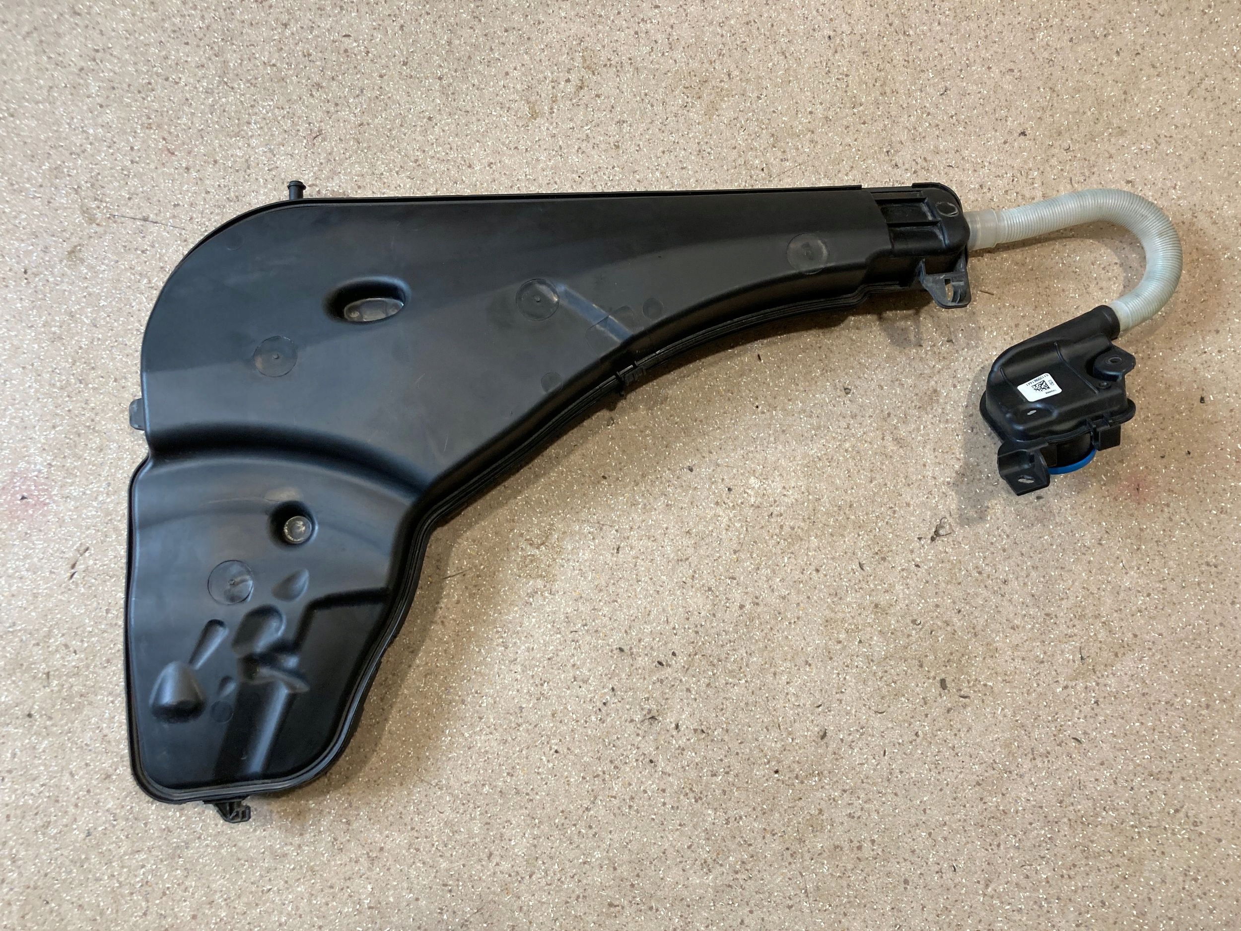 бачок омывателя X5 G05 7499828