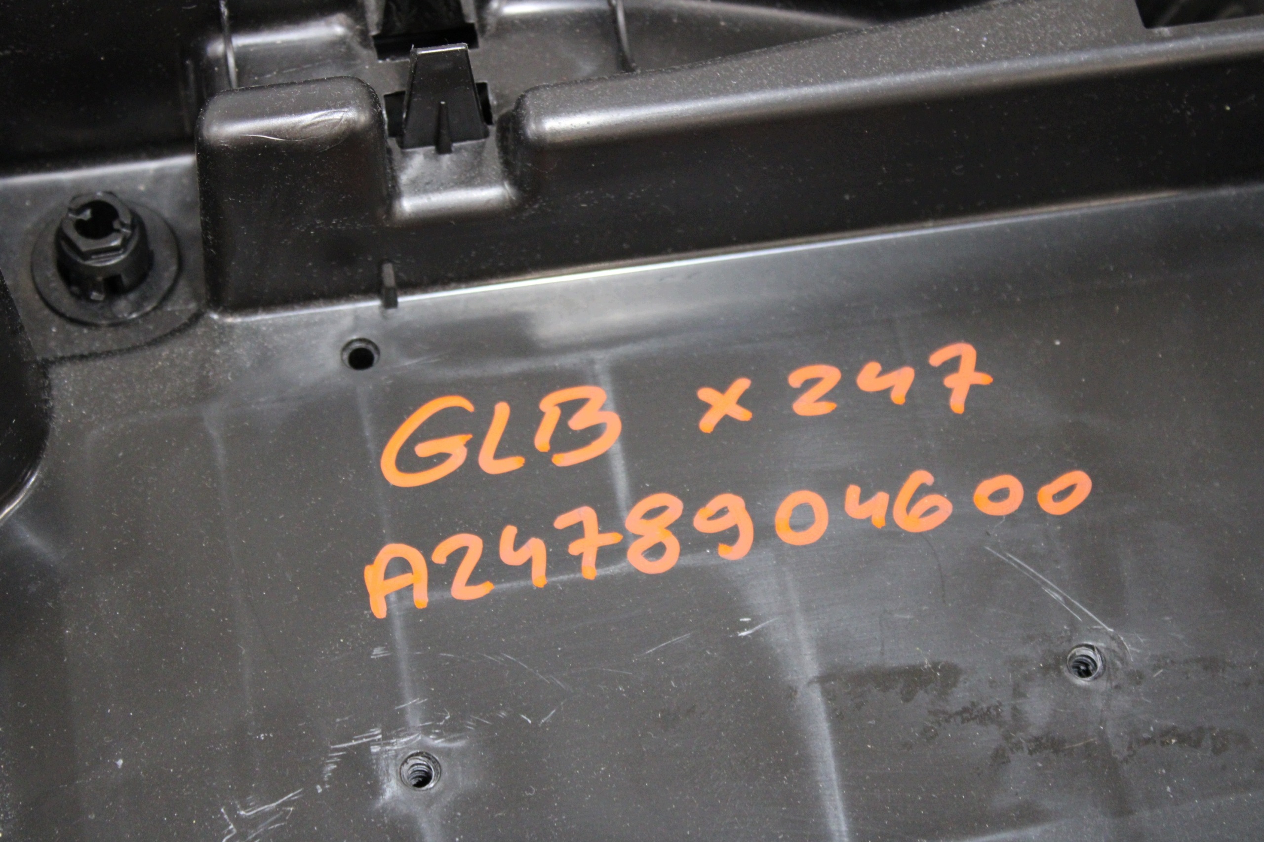 boot floor well A2478904600 MERCEDES GLB X247