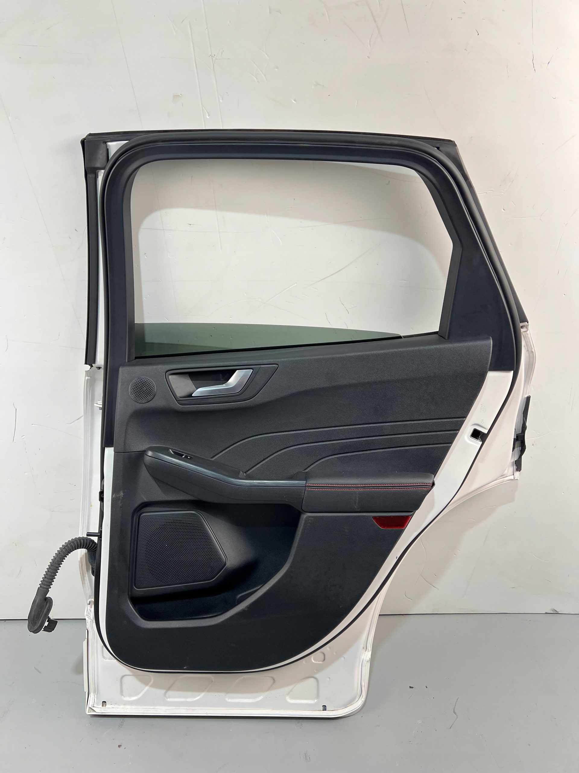 door right rear. FORD KUGA III MK3 ST-LINE WHITE PLATINUM