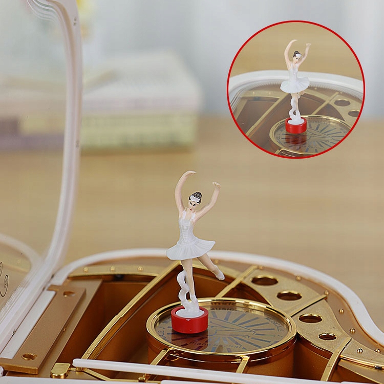 Pozytywka z Baletnicą Szkatułka Kuferek 15.8*15*18 Marka Iso Trade