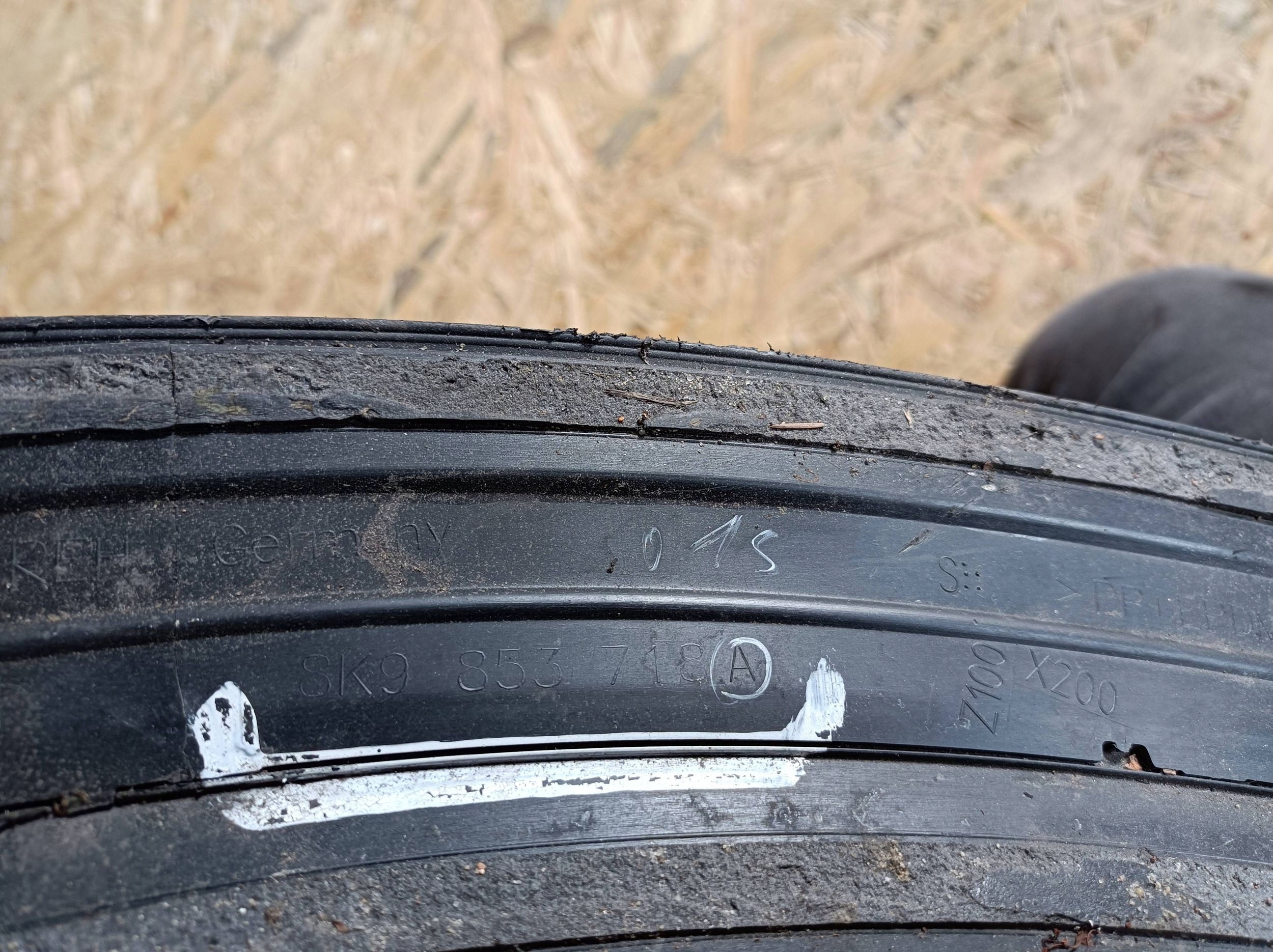 mudguard rear. moulding Audi A4 S4 B8 8K 8K9853718