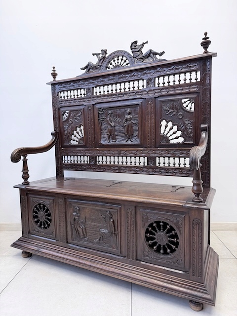 ŁAWKA RZEŹBIONA W STYLU BRETOŃSKIM STYLOWA