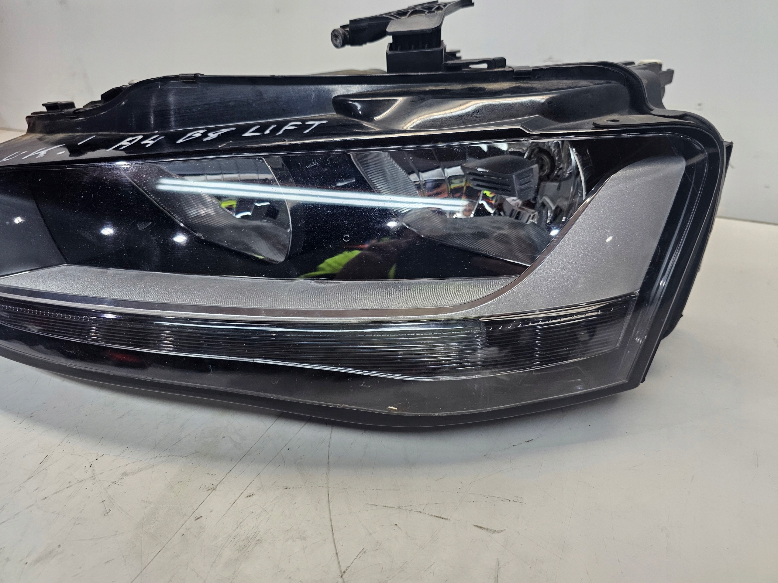 REFLEKTOR left AUDI A4 B8 LIFT UK 8K0941003M