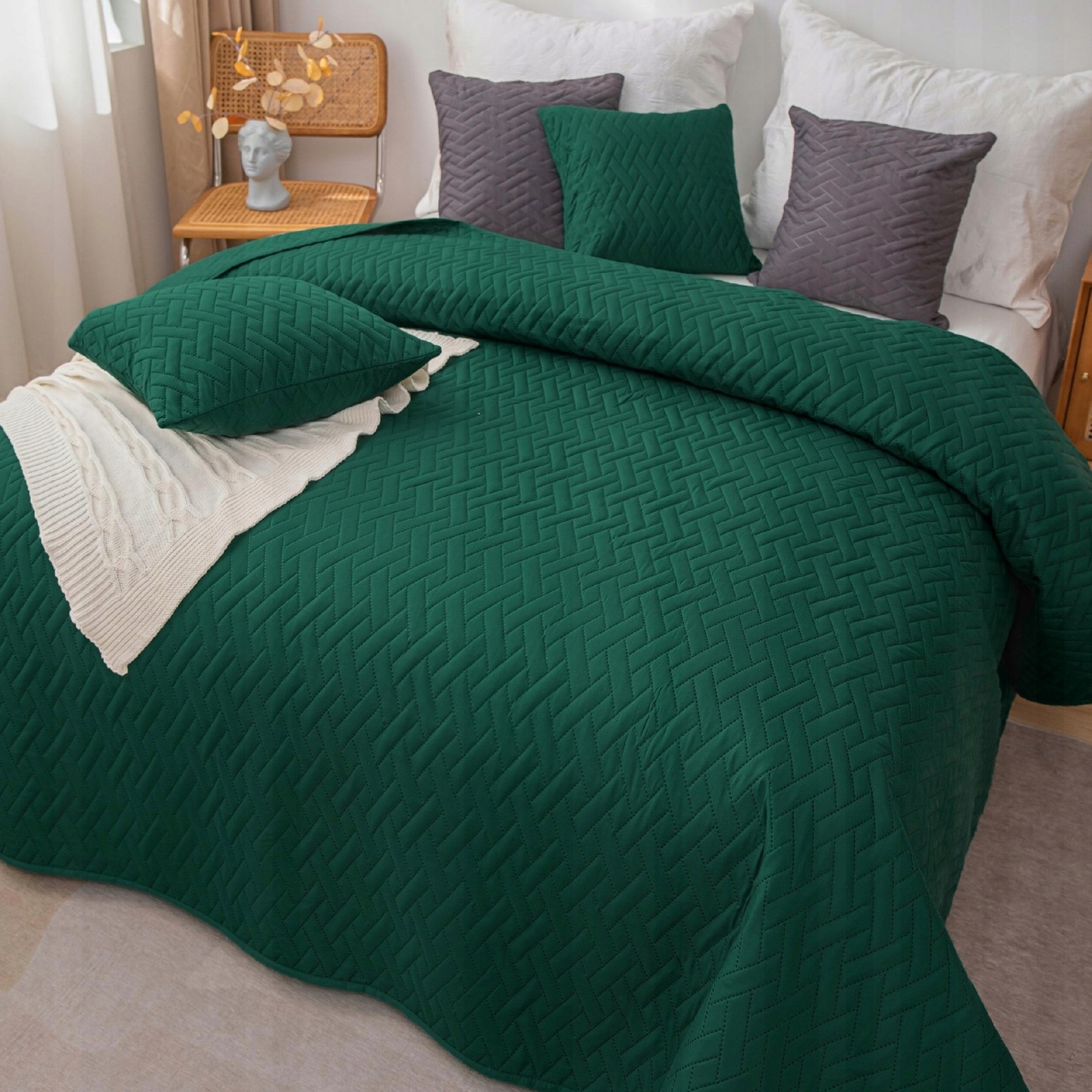 NARZUTA NA ŁÓŻKO PIKOWANA DWUSTRONNA KAPA KOC PLED DASH 160*220 Kod producenta NARZUTA NA ŁÓŻKO KAPA PLED KOC