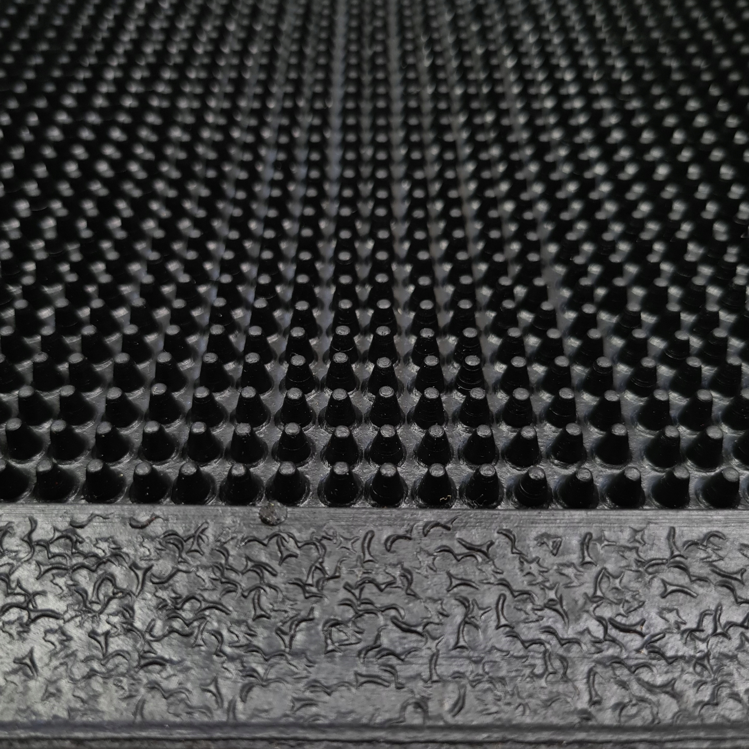 WYCIERACZKA ZEWNĘTRZNA GUMOWA MATA POD DRZWI DO BUTÓW DO BIURA FIRMY 60x100 Stan opakowania oryginalne