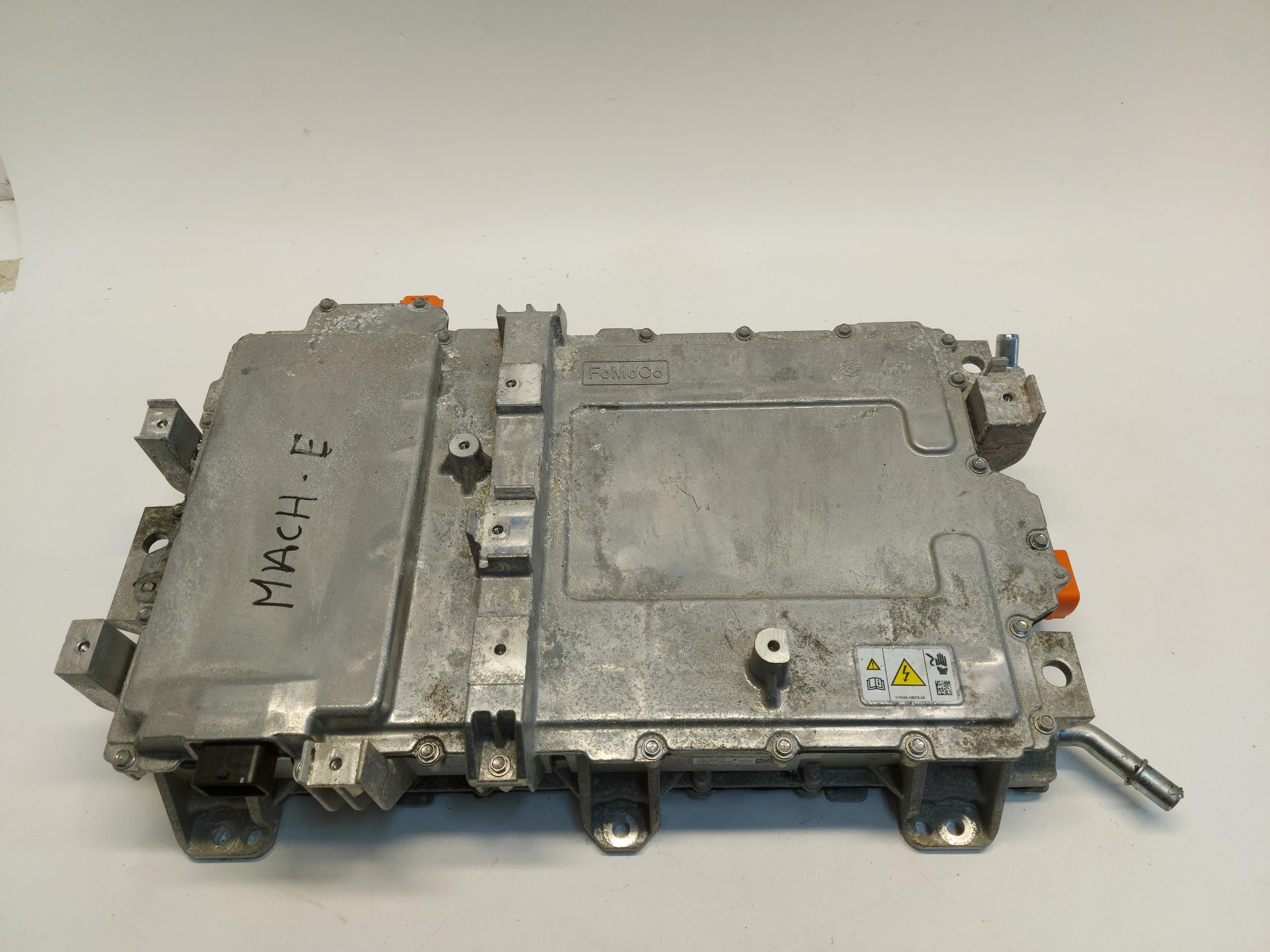 Ford Mustang Mach-E Falownik napięcia LJ98-10C785-BF