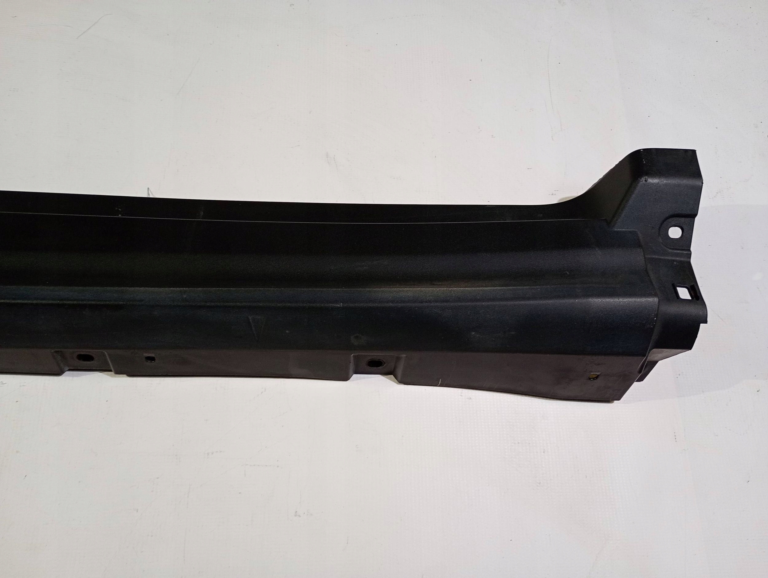 threshold cap moulding threshold left Maserati Levante 2017