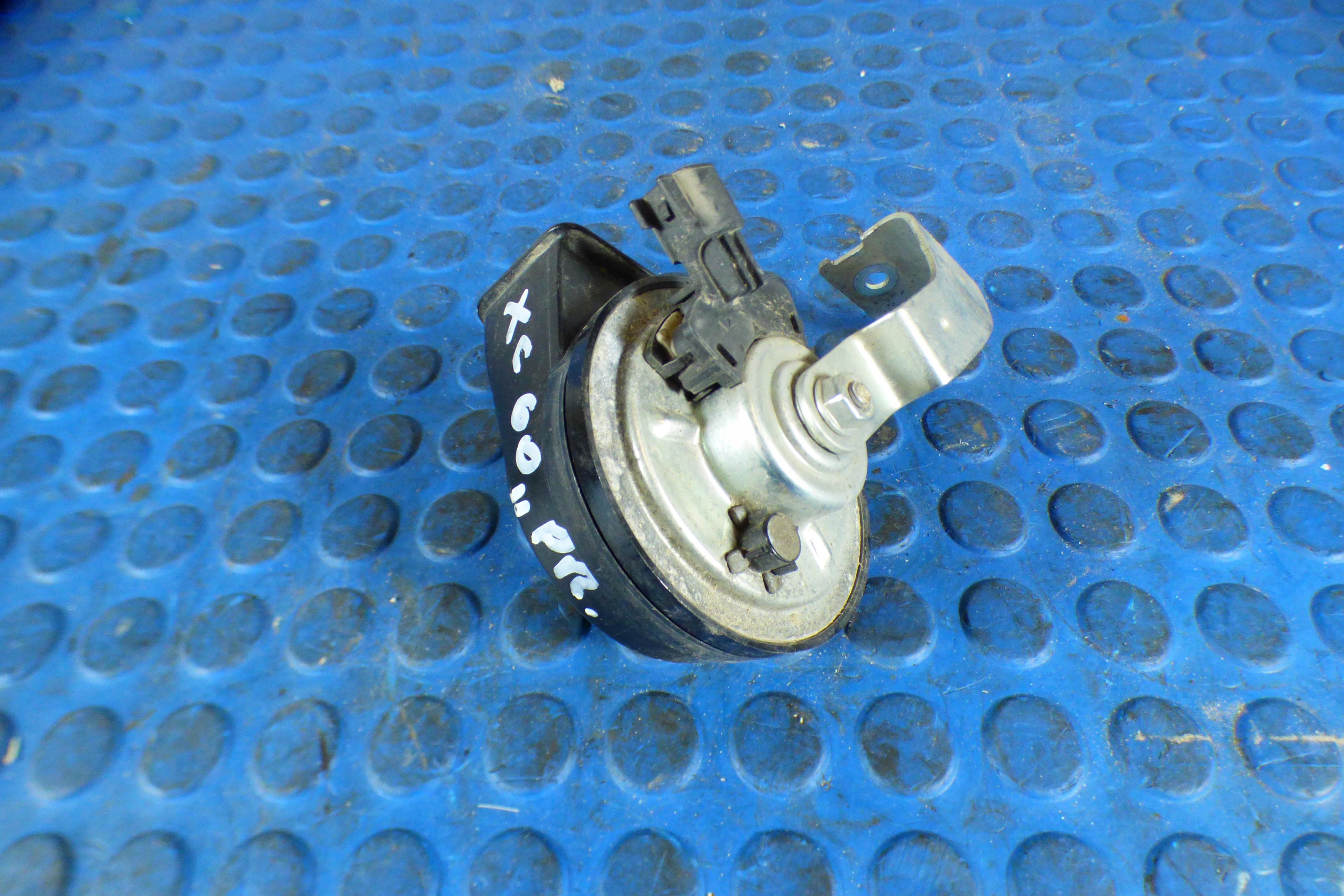 klakson sygnal right 32328568 stBDB VOLVO XC60 II