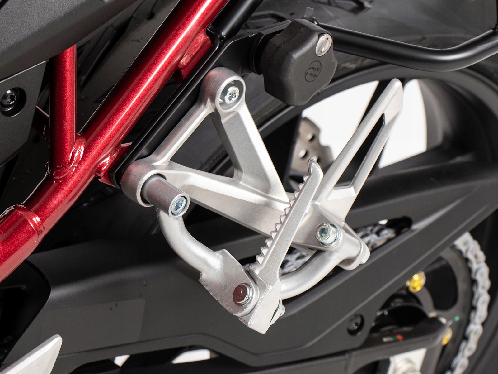 Sada na zníženie opierky nôh spolujazdca pre motocykel Honda Cb 750 Hornet 2023-