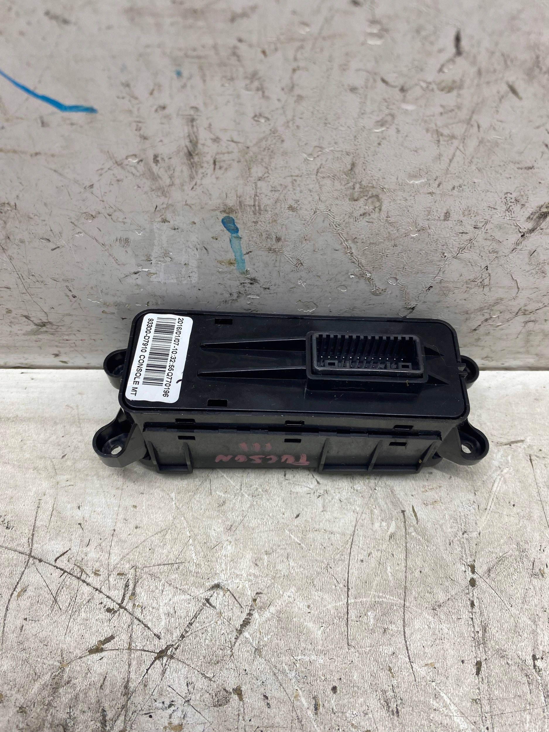 PRZYCISKI control panel 93300-D7910 HYUNDAI TUCSON III (2015-2018)