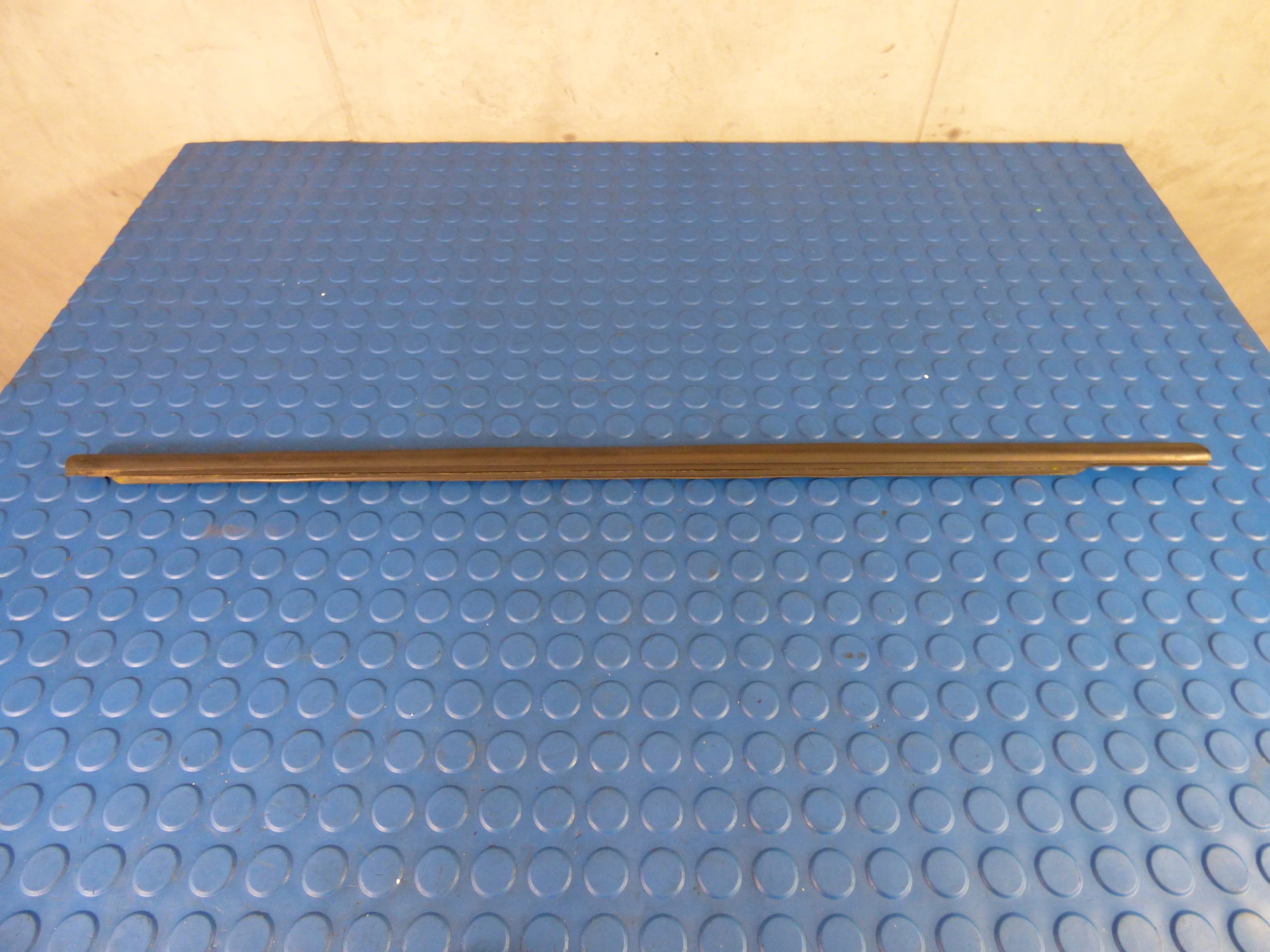 BMW 1 F20 moulding dust parapet right front
