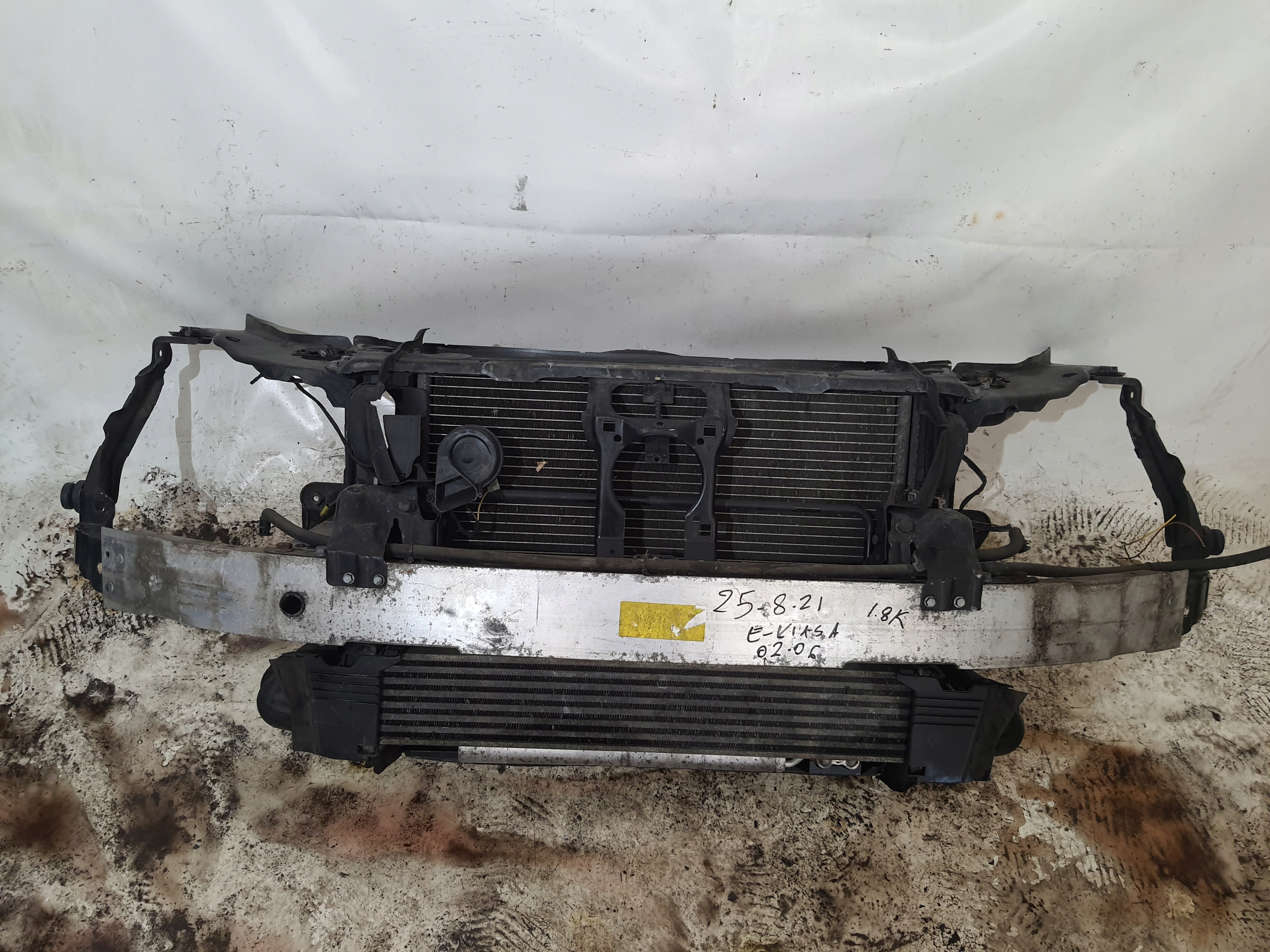 MERCEDES E-KLASA W211 02-06 PAS PRZEDNI