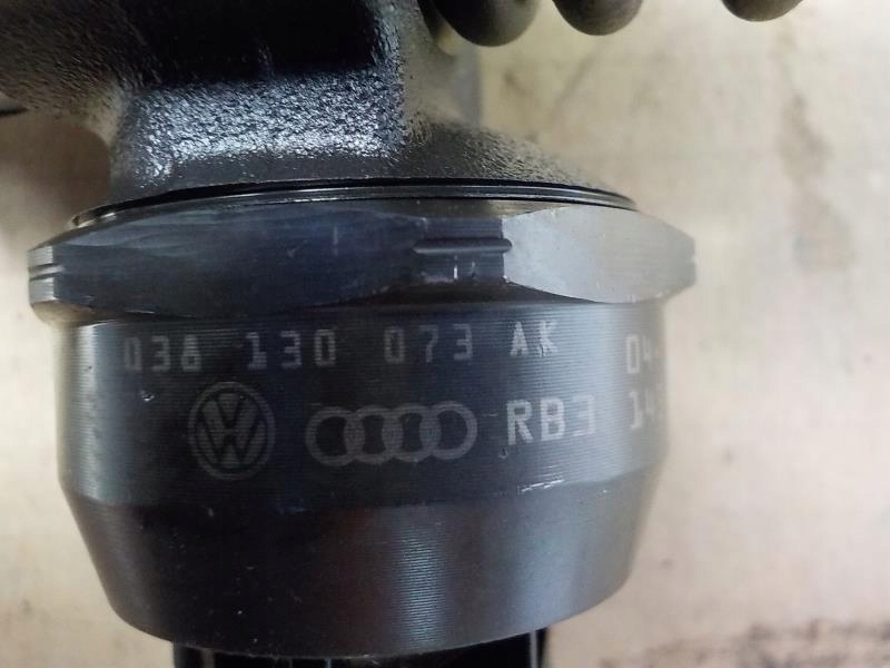VOLKSWAGEN SHARAN Pumpedüse 038130073AK