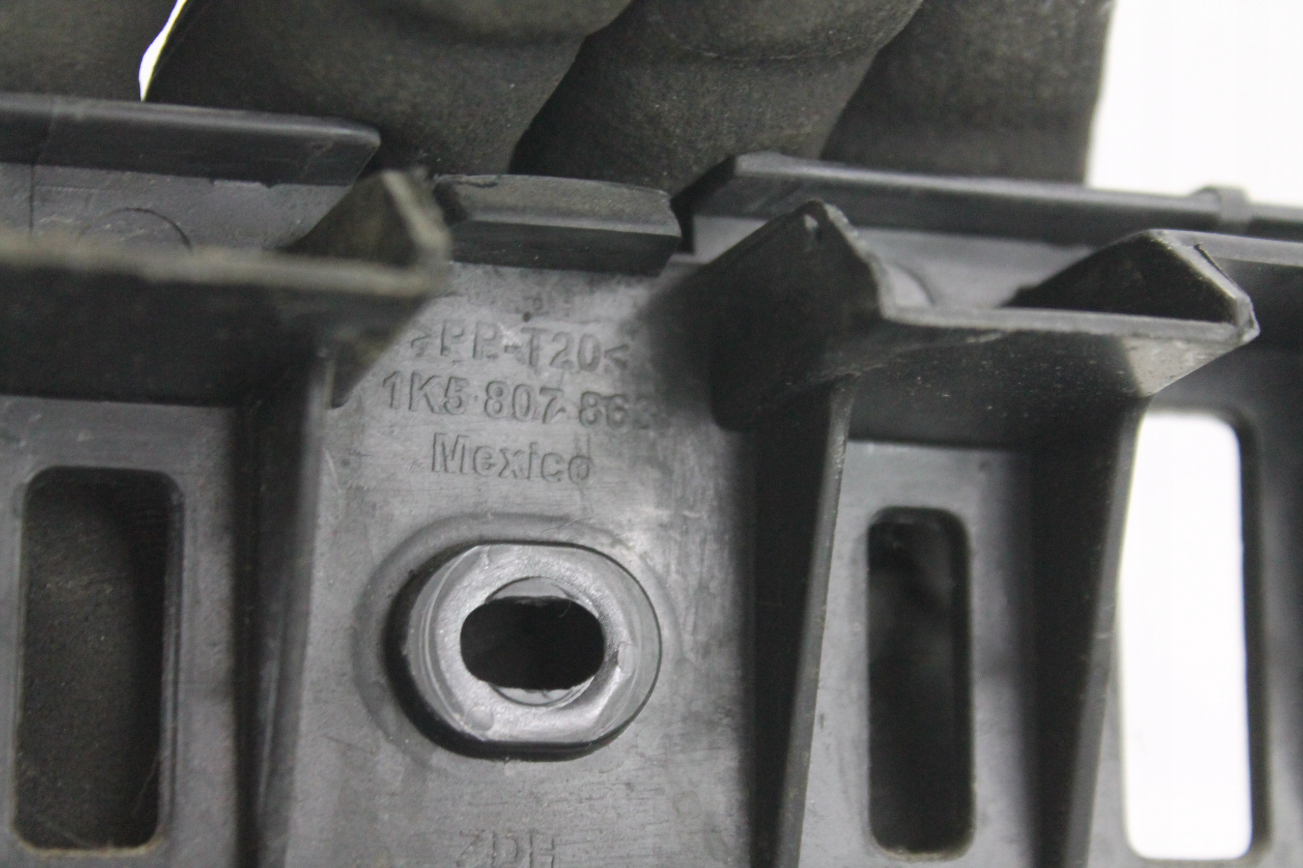 bumper bracket rear part rear 1K5807863 VW JETTA 05-11