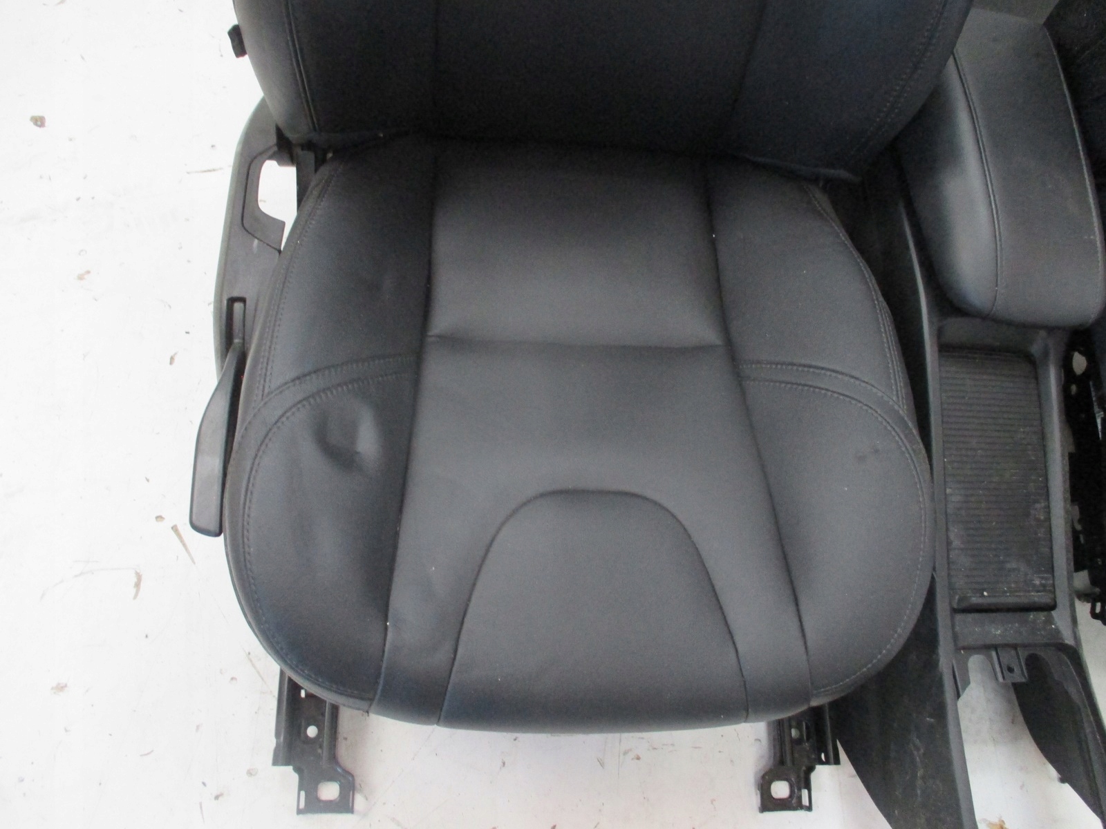 upholstery seats leather VOLVO V40 II