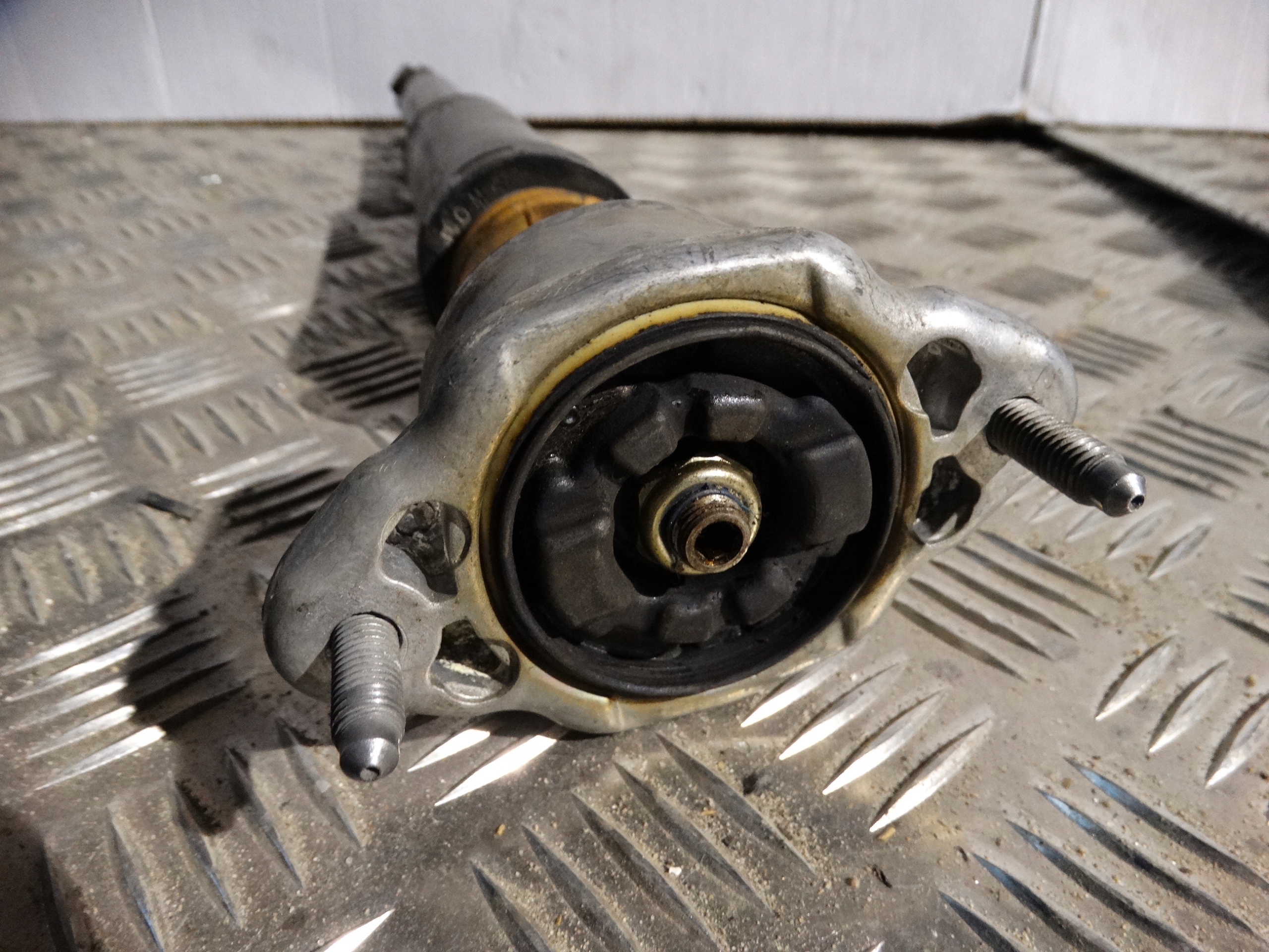 IDEALNY shock absorber rear MERCEDES W207 1