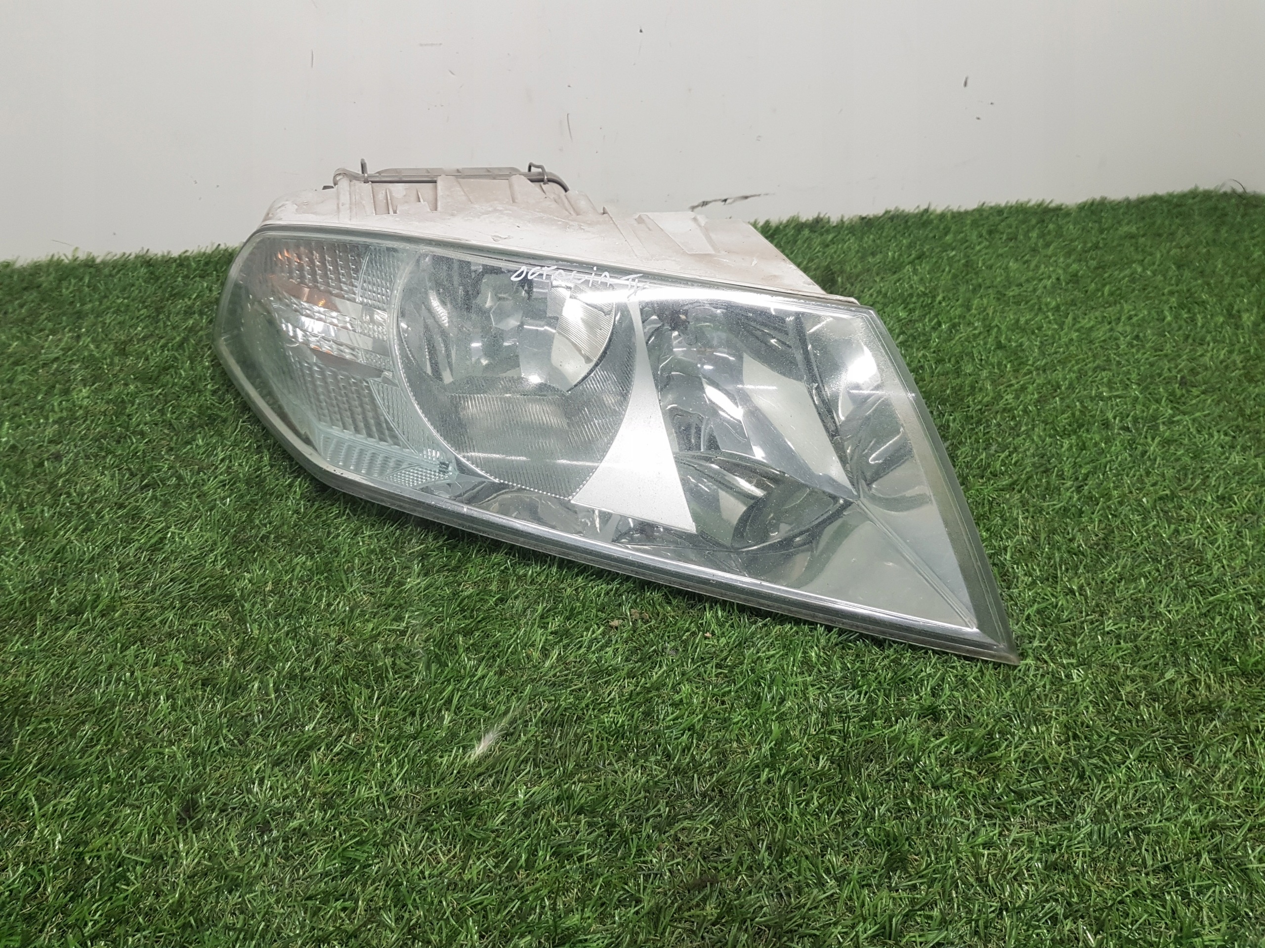 light right front SKODA OCTAVIA 2