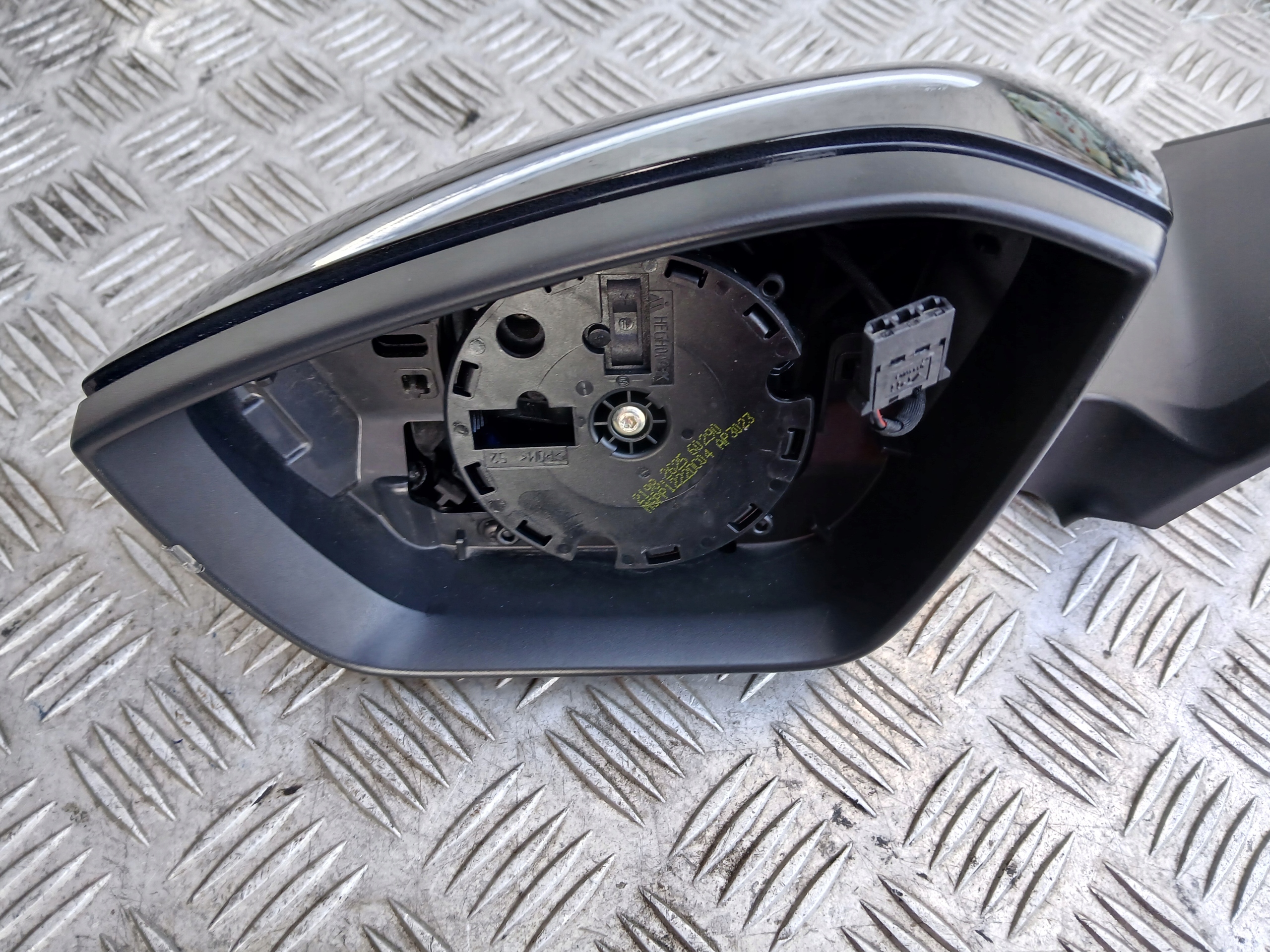 mirror left Skoda Kamiq 658857407 europa
